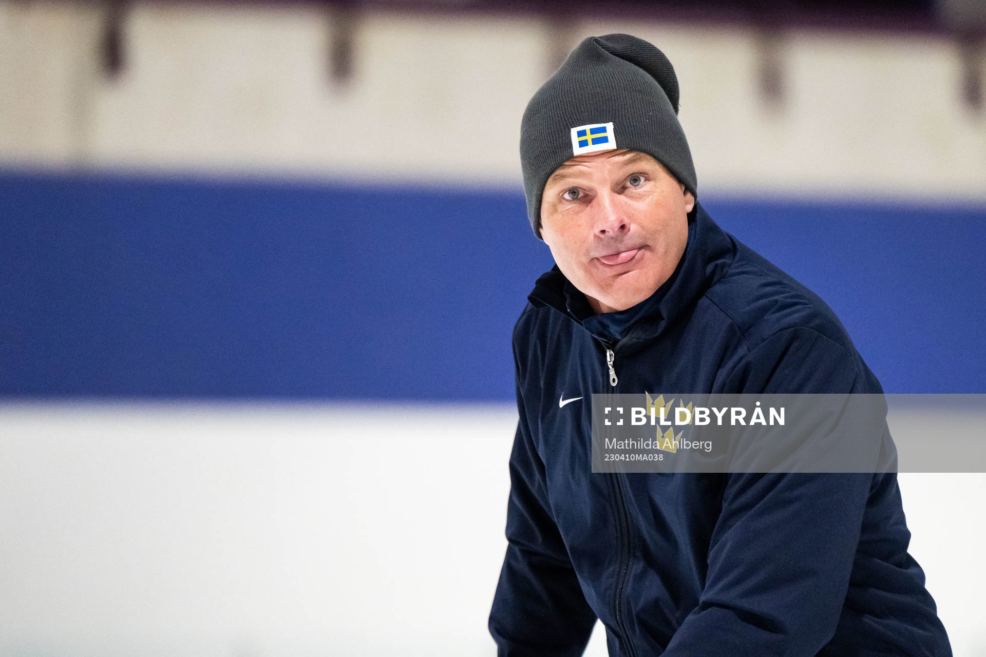 Assistant coach Andreas Spångberg of Sweden at a practice