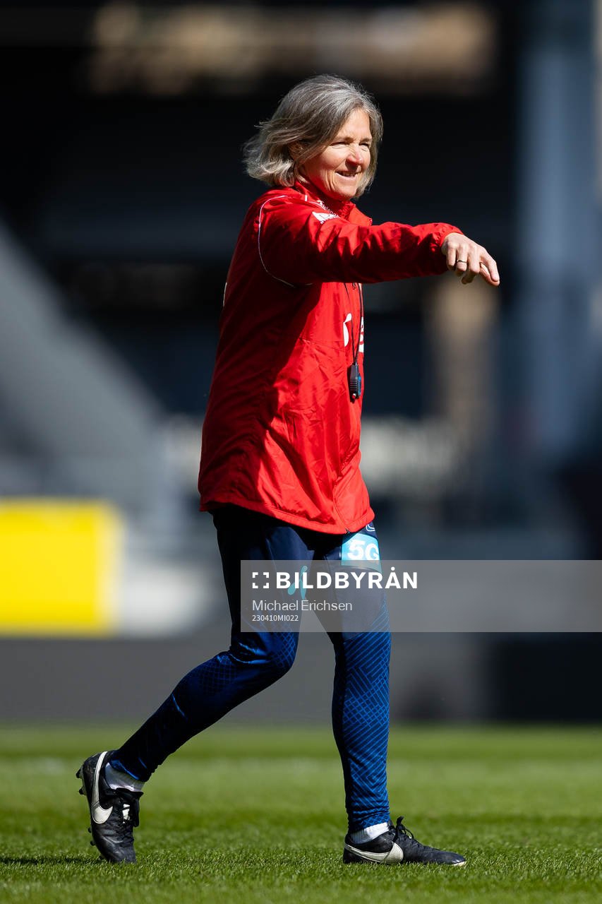 Head coach Hege Riise of Norway