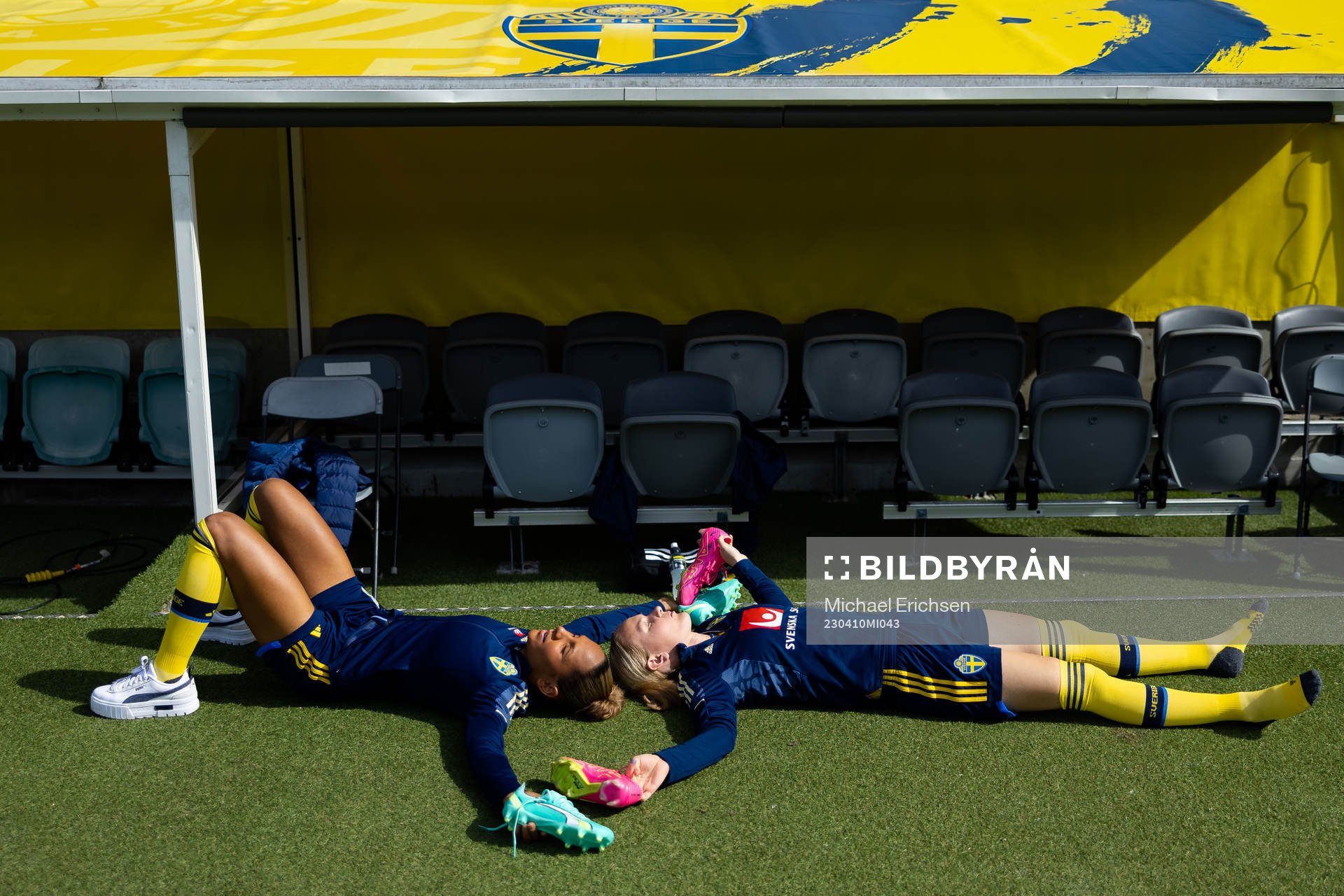 Madelen Janogy and Matilda Vinberg of the Swedish women's