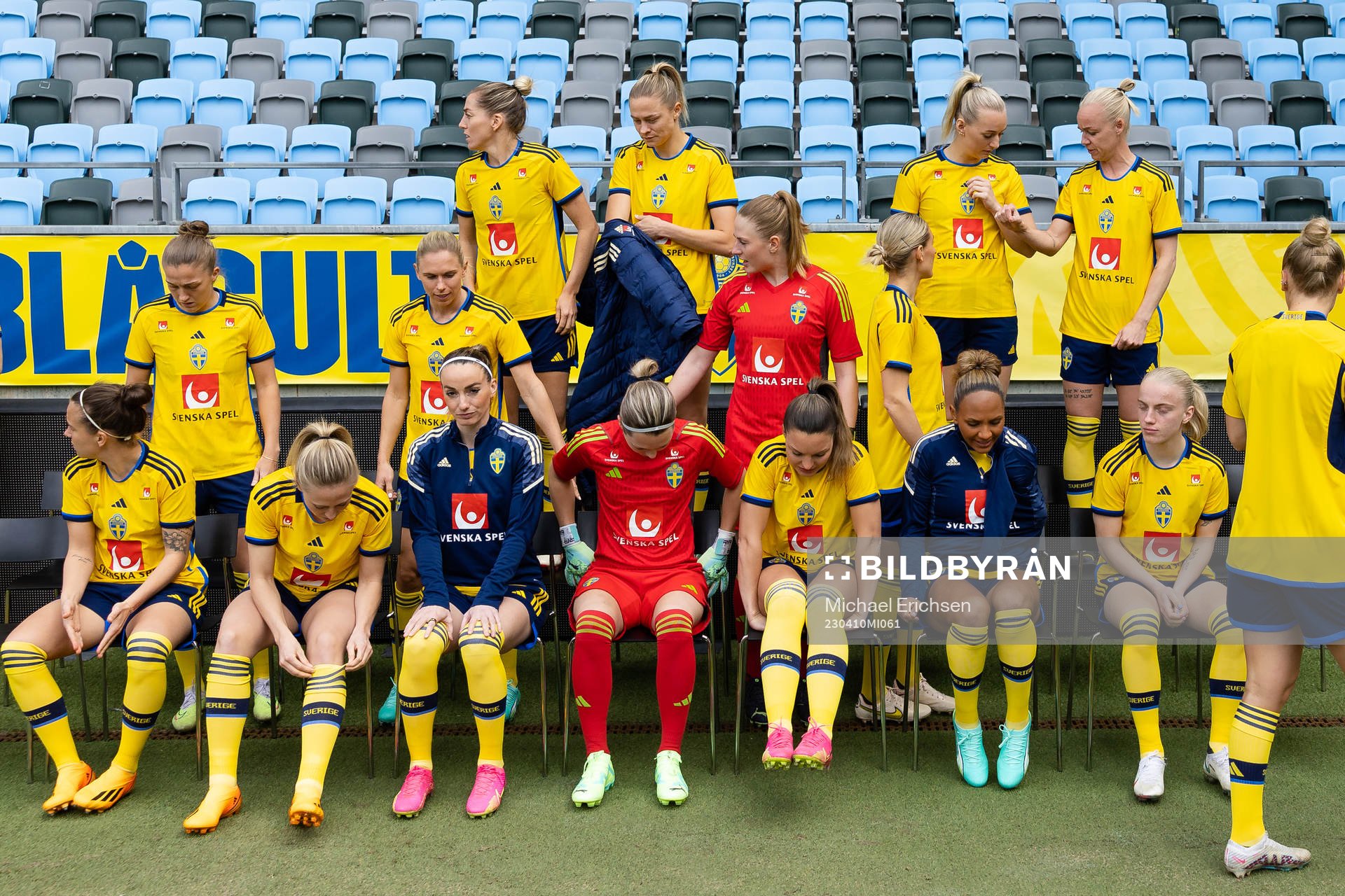 The Swedish women's national football team prepares ahead of a team picture on April 10, 2023 in Gothenburg. 