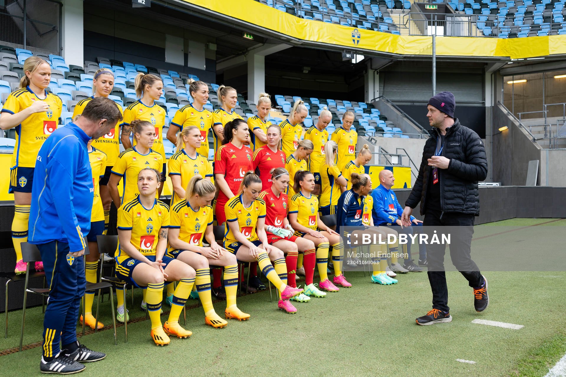 The Swedish women's national football team prepares ahead of a team picture instructed by Carl Sandin, photographer of Bildbyrån on April 10, 2023 in Gothenburg. 