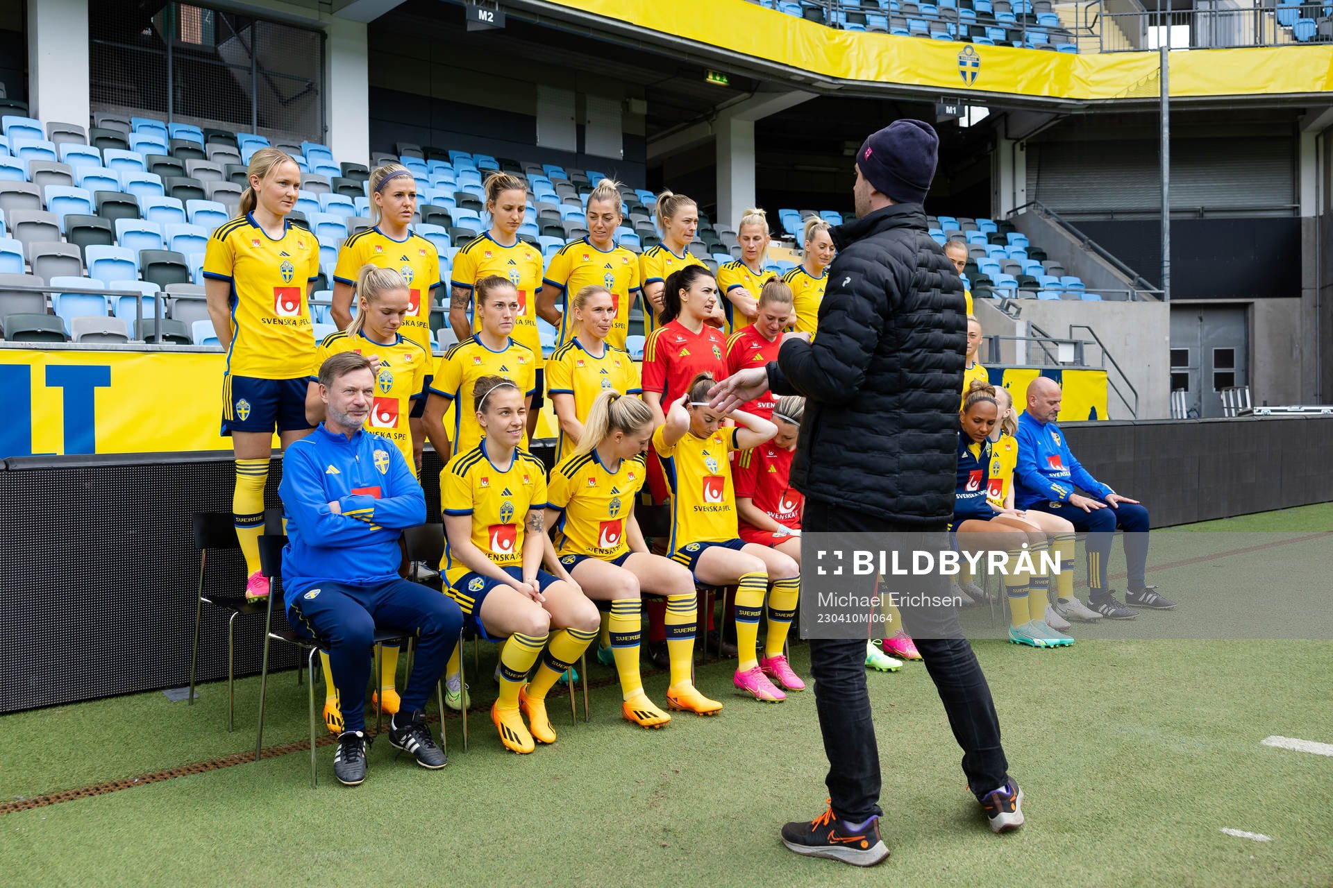 The Swedish women's national football team prepares ahead of a team picture instructed by Carl Sandin, photographer of Bildbyrån on April 10, 2023 in Gothenburg. 