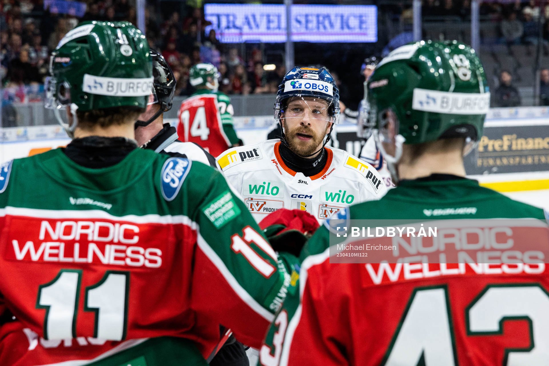 Växjös Brian Cooper mot Frölundas Erik Borg och Tom