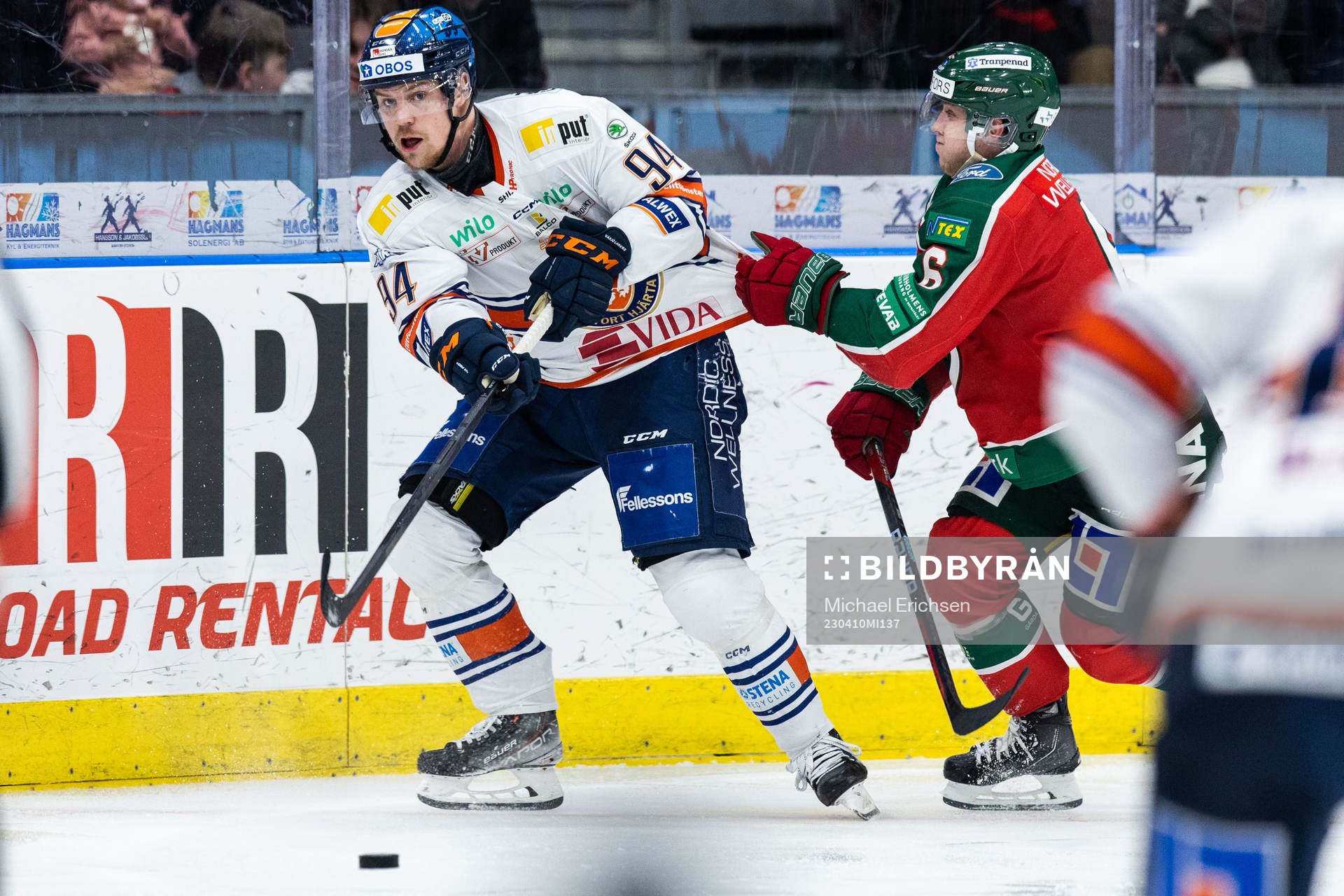 Växjös Joel Persson och Frölundas Filip Hasa