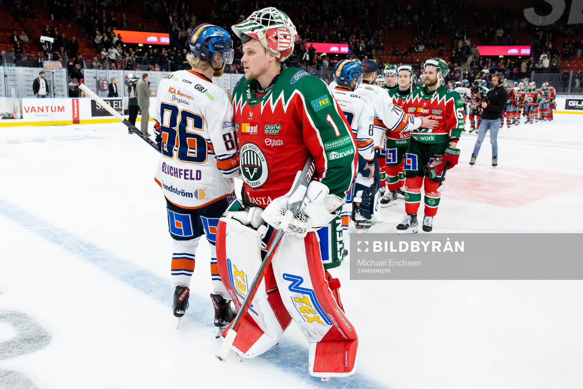Frölundas målvakt Lars Johansson  deppar