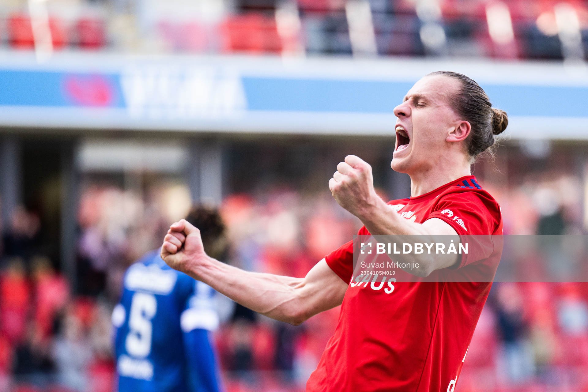 Östers Jesper Jonasson Westermark jublar