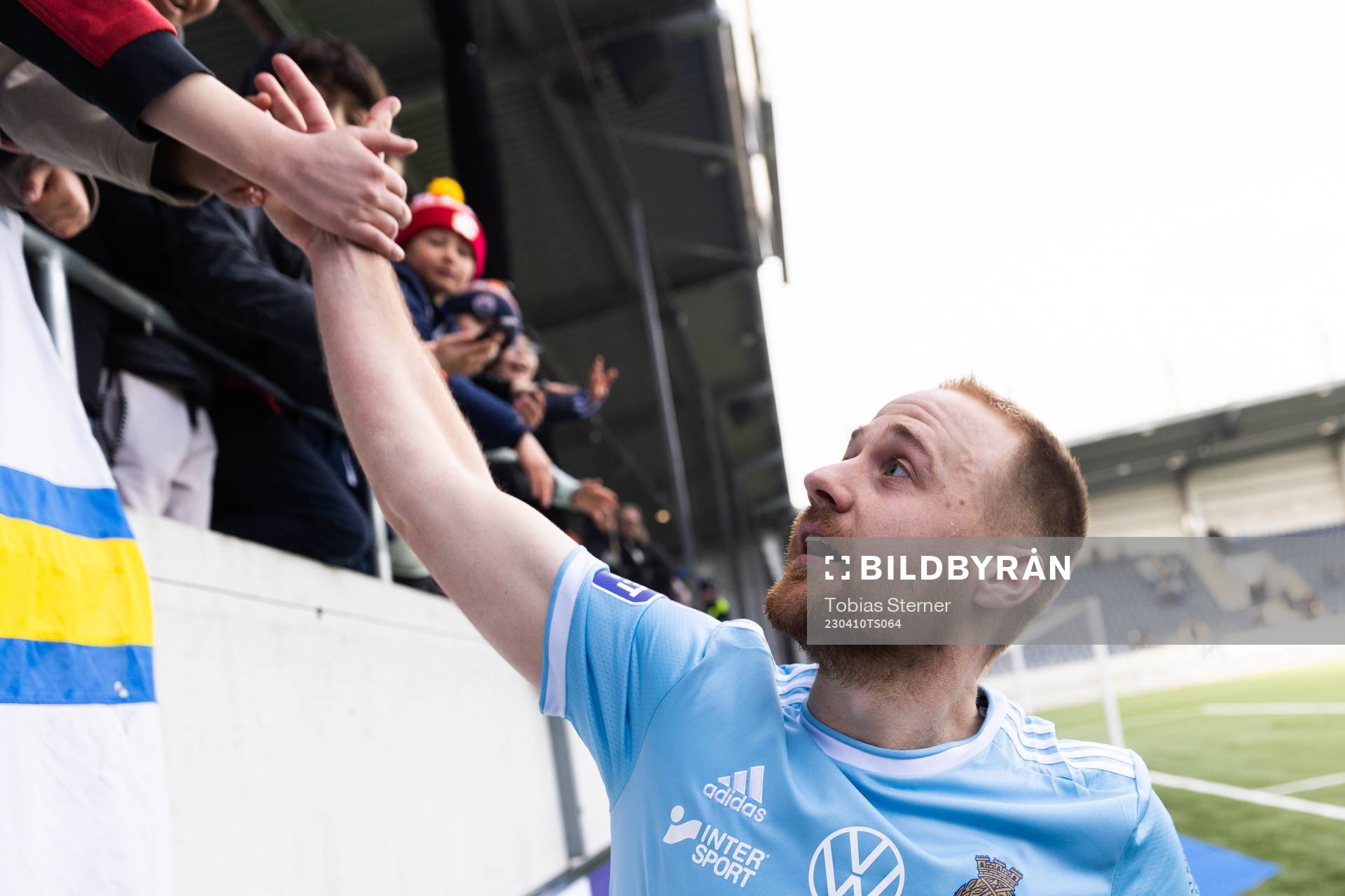 Gefles Oscar Lundin jublar