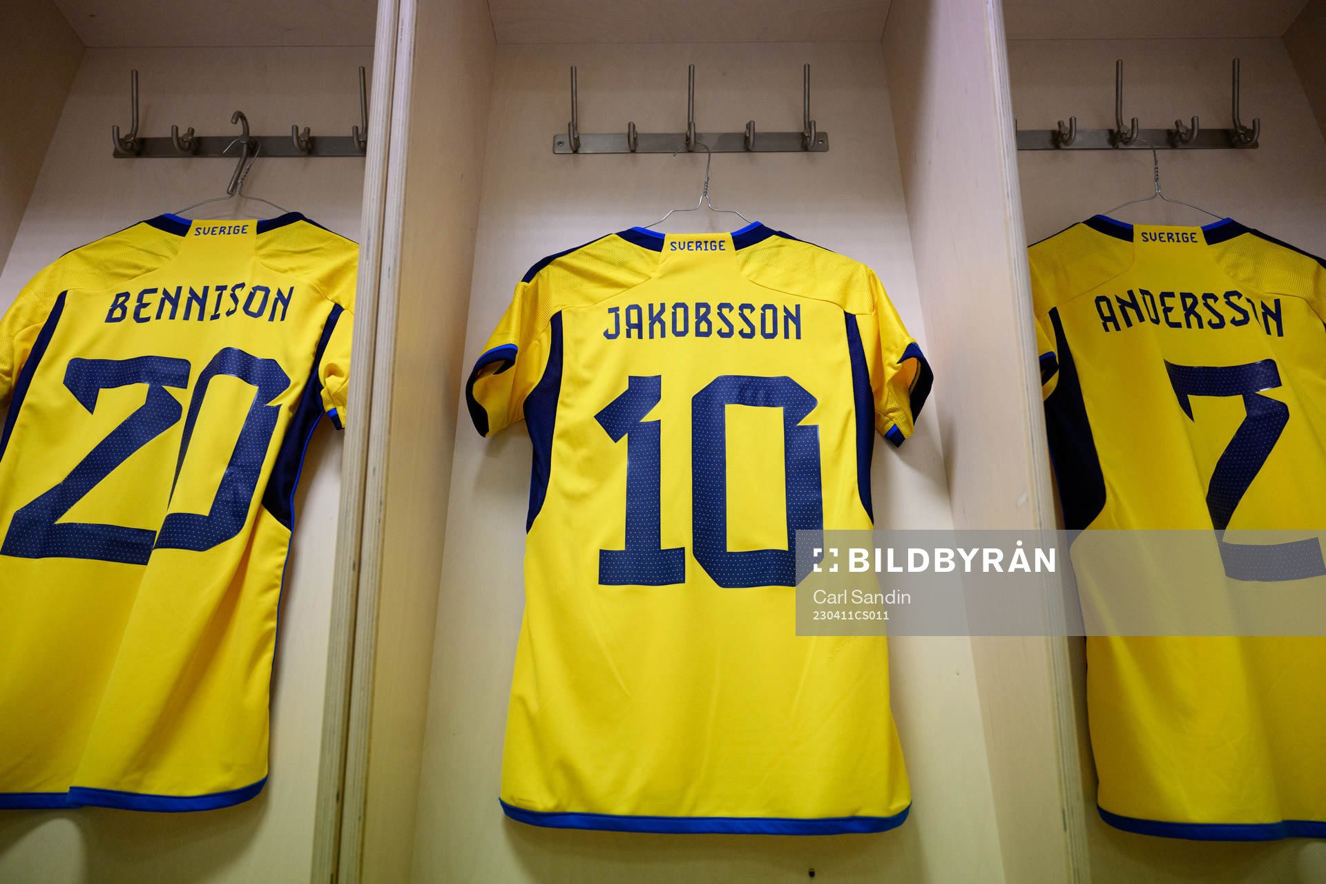 The jerseys of Hanna Benisson, Sofia Jakobsson and Jonna