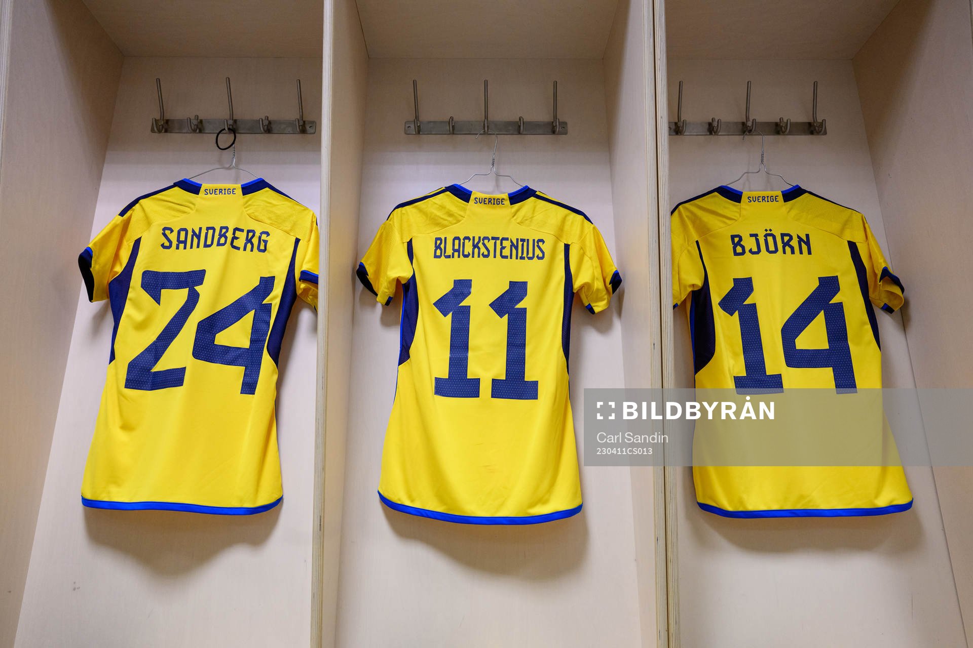 The jerseys of Anna Sandberg, Stina Blackstenius and