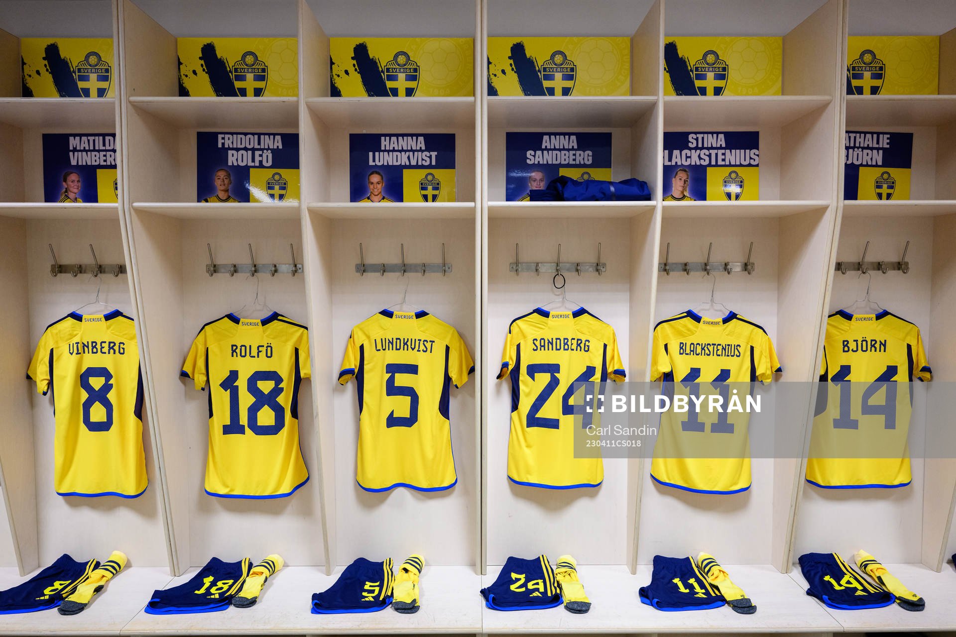 The jerseys of Matilda Vinberg, Fridolina Rolfö, Hanna