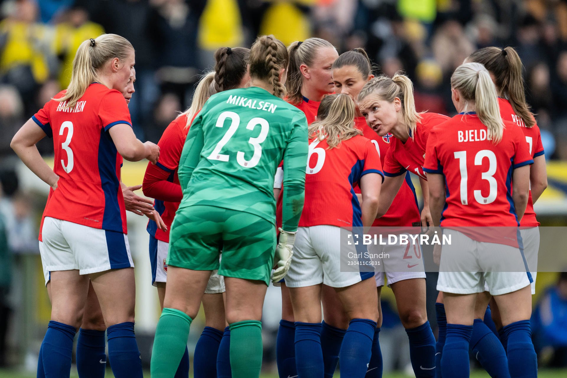 Ada Hegerberg of Norway speaks to teammates