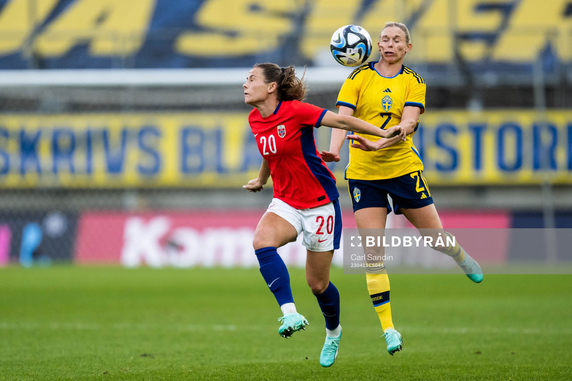 Emilie Bosshard Haavi of Norway and Jonna Andersson of