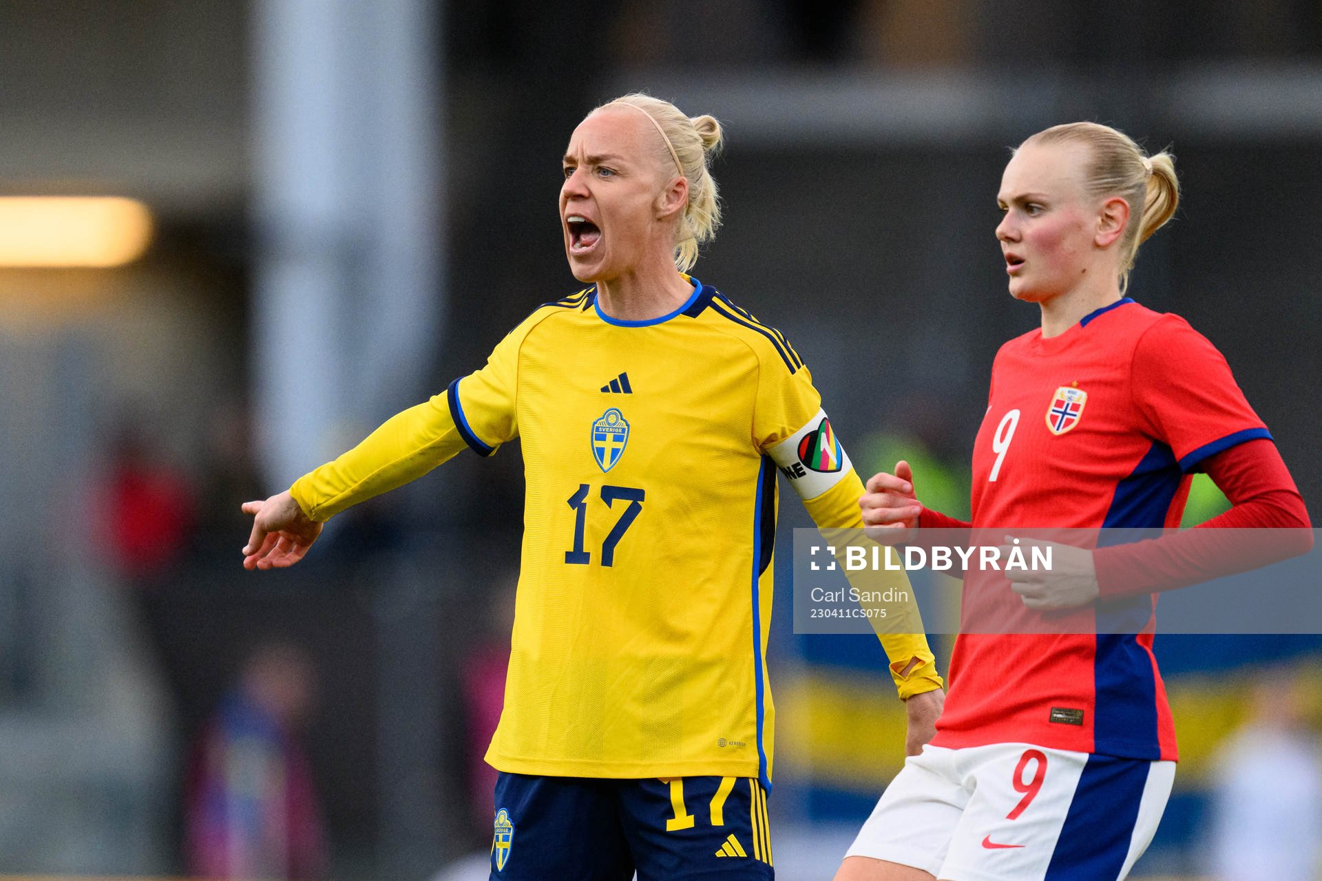 Caroline Seger of Sweden and Karina Sævik of Norway