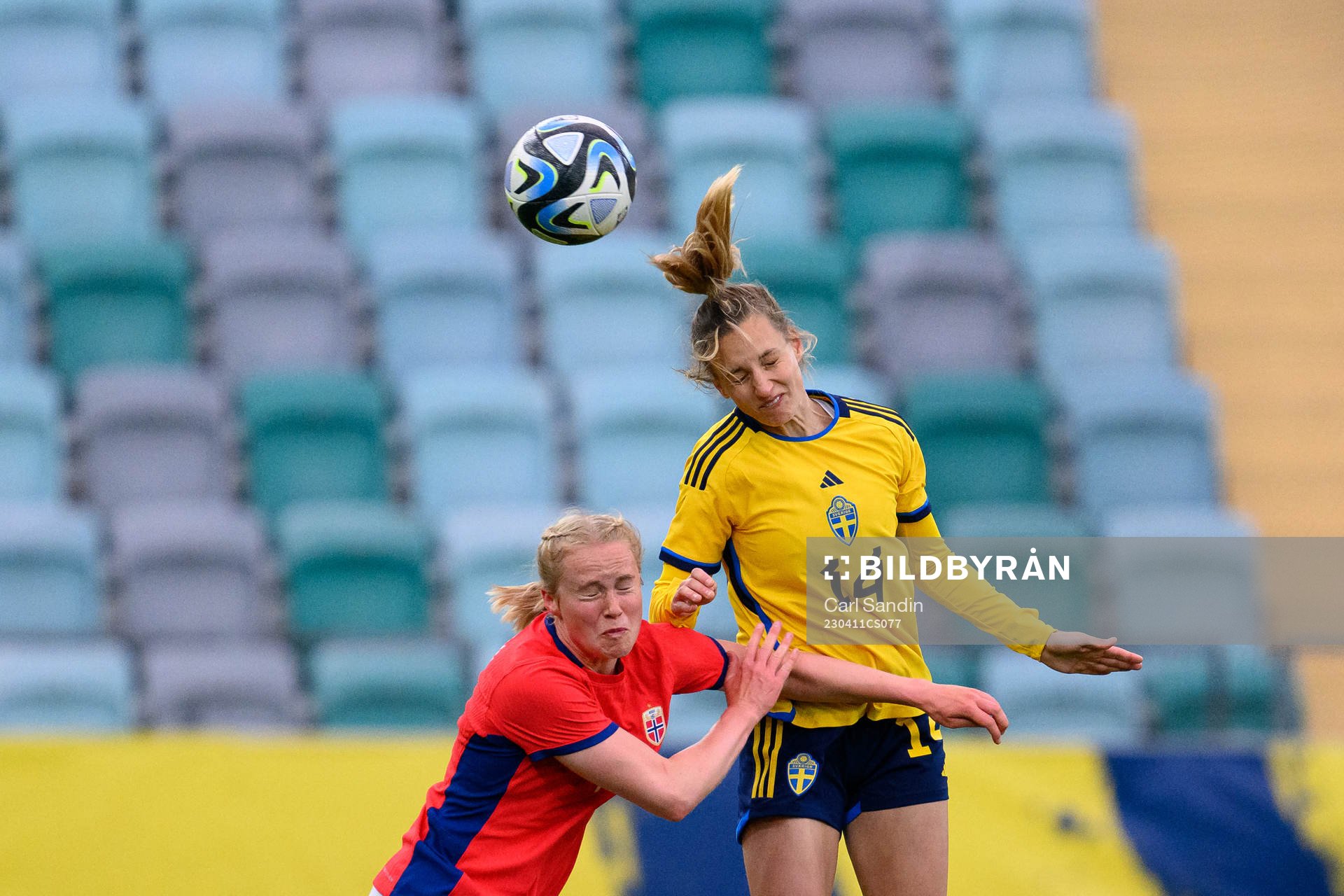 Julie Blakstad of Norway and Nathalie Björn of Sweden