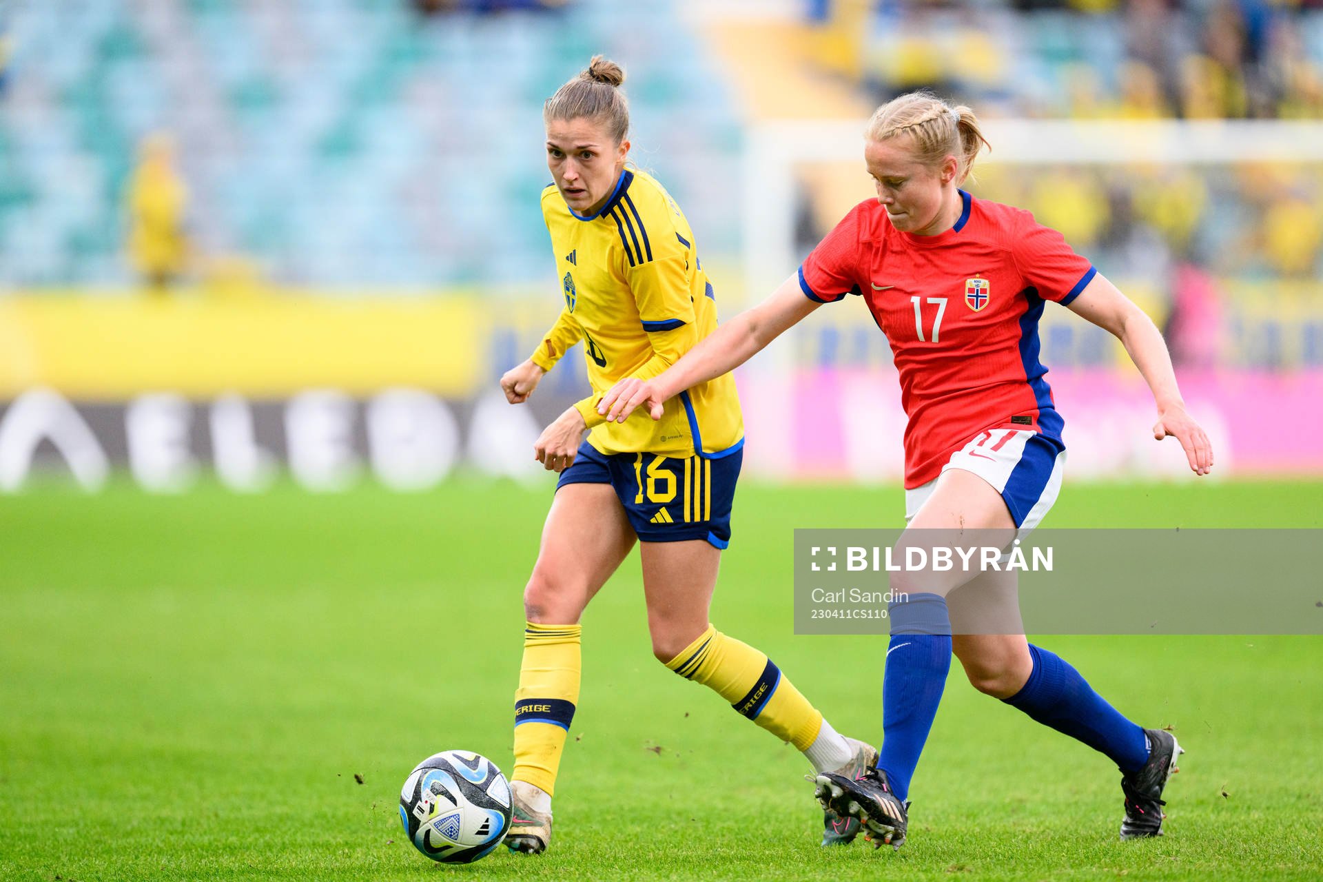 Filippa Angeldahl of Sweden and Julie Blakstad of Norway