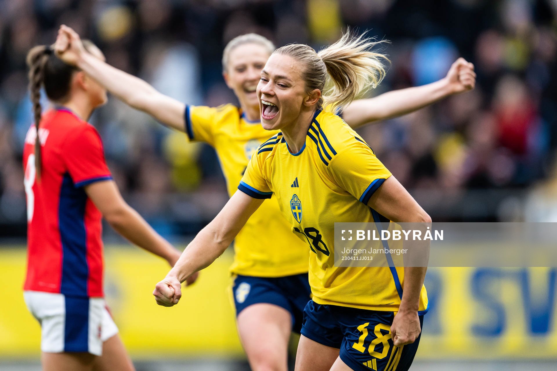 Fridolina Rolfö of Sweden celebrates