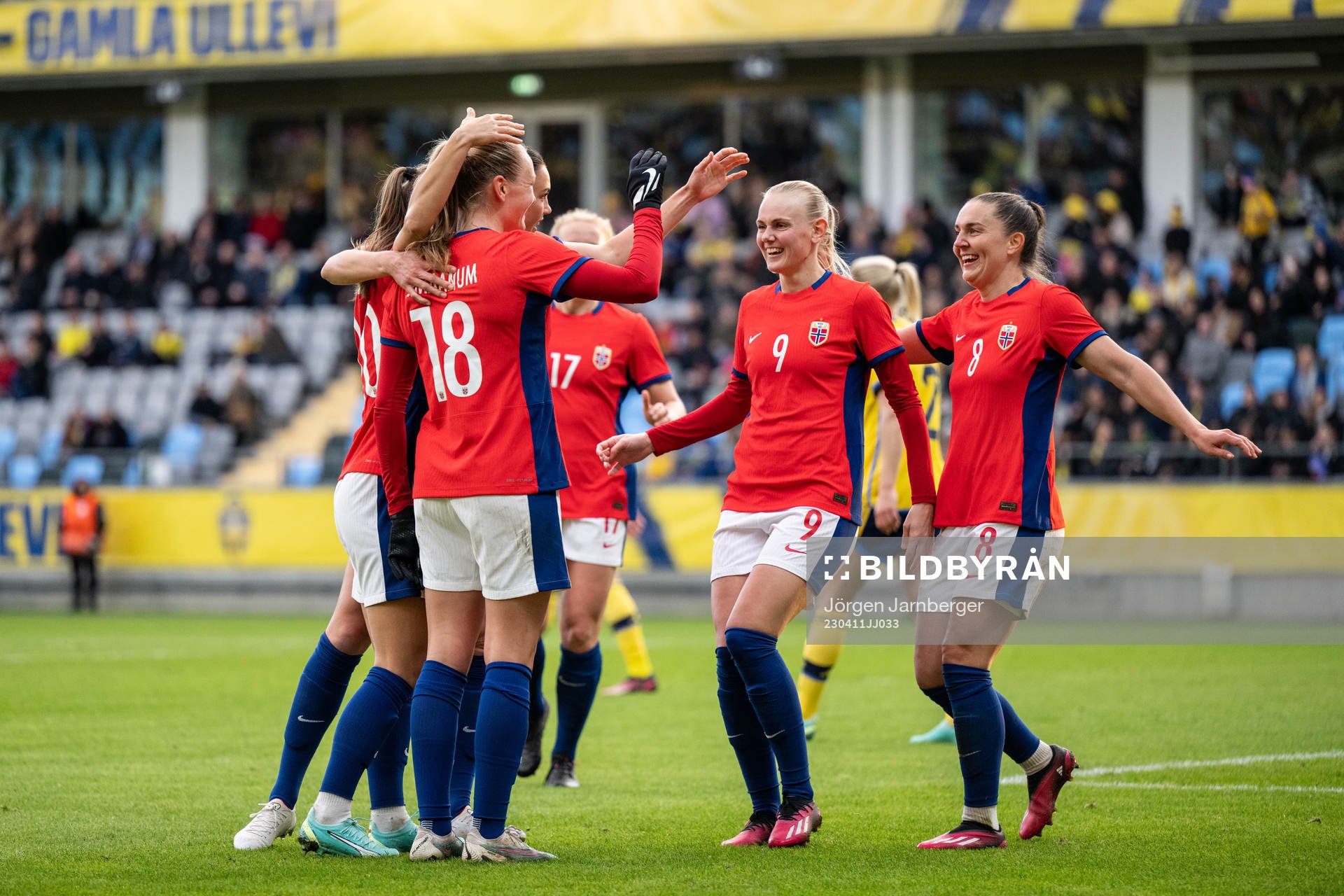 Players of Norway celebrate