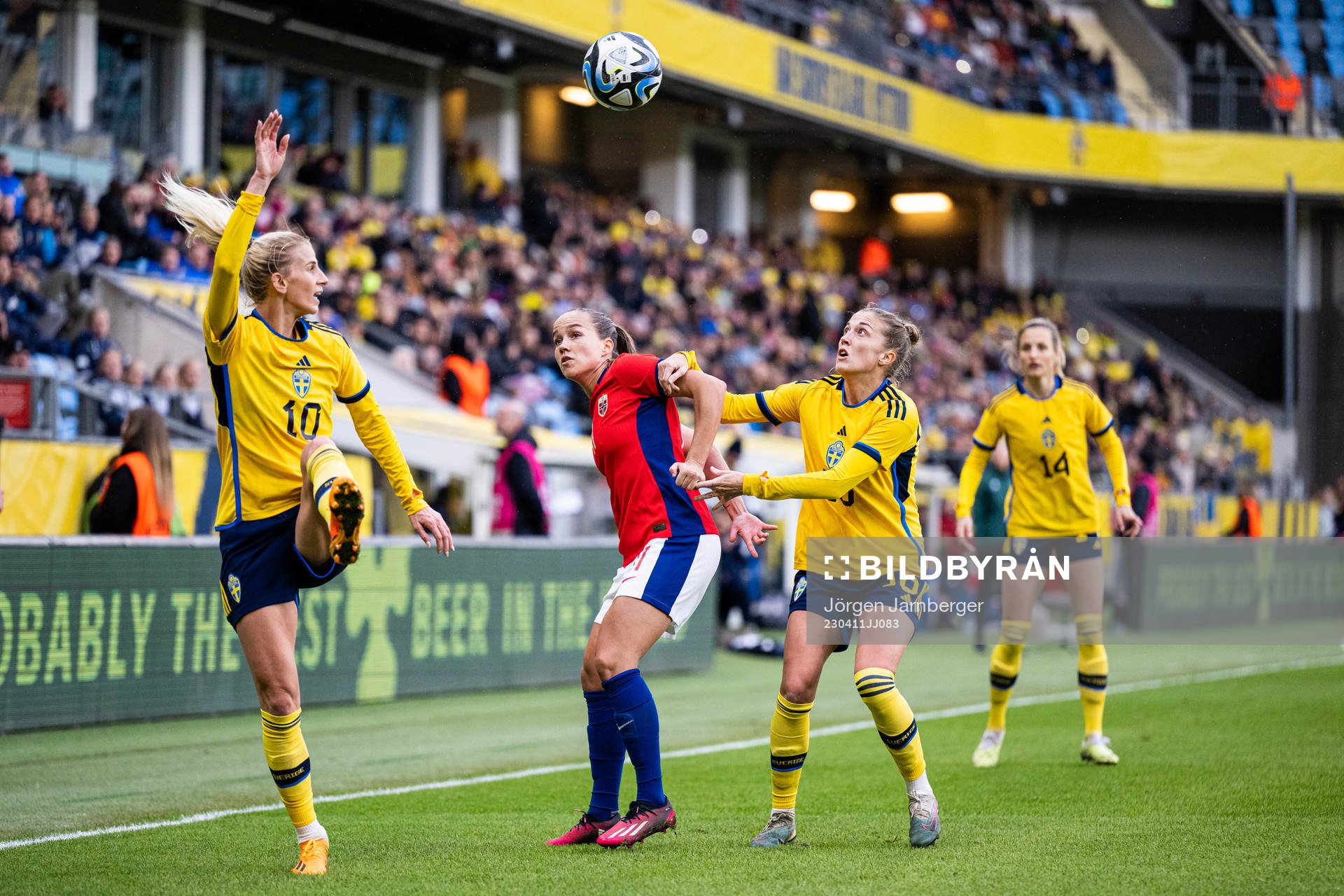 Sofia Jakobsson and Fridolina Rolfö of Sweden and Guro