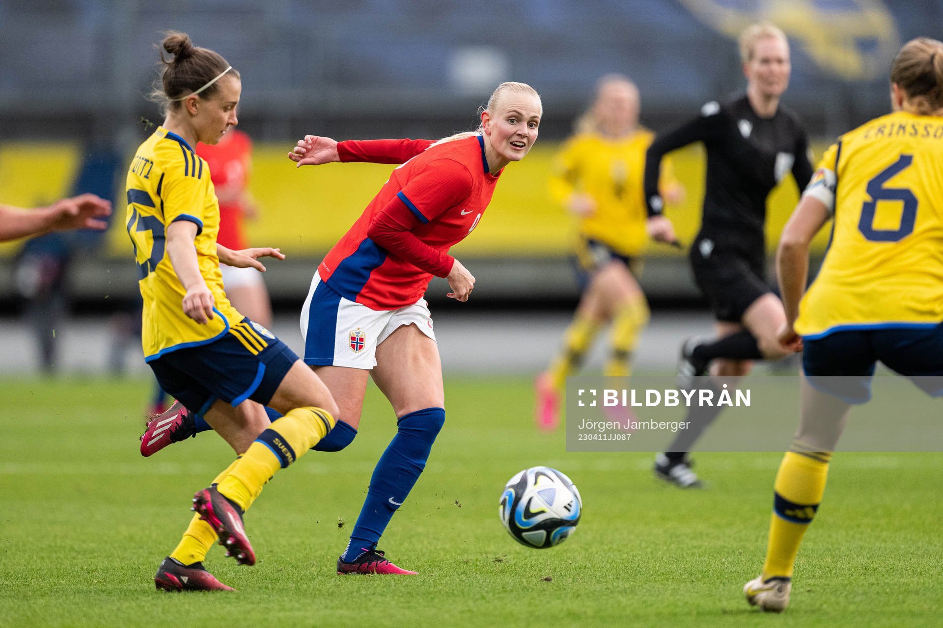 Julia Zigiotti Olme of Sweden and Karina Sævik of Norway