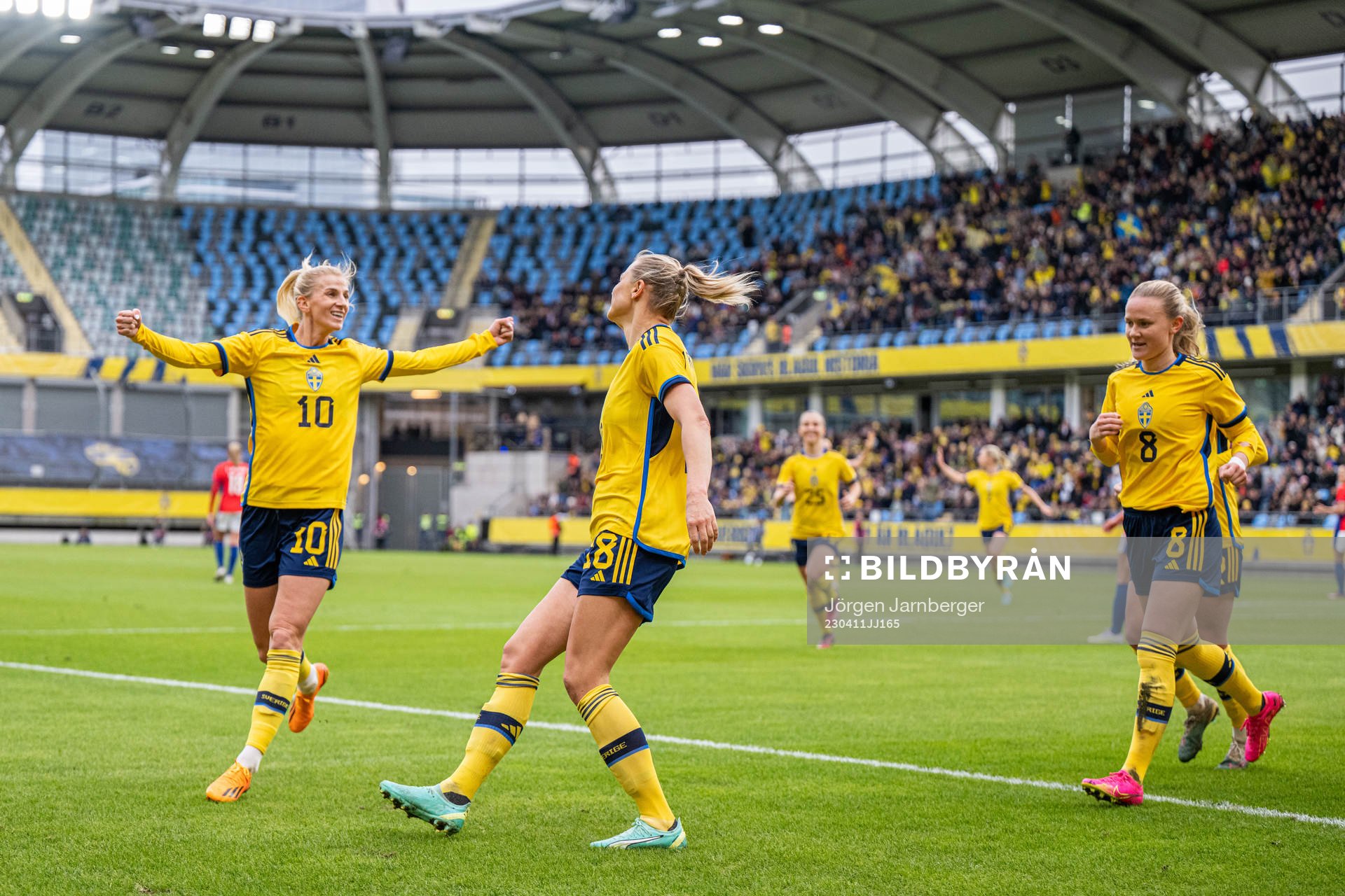 Fridolina Rolfö, Sofia Jakobsson and Matilda Vinberg of