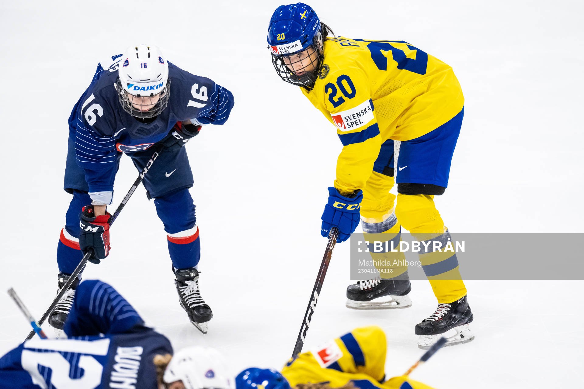 Clara Rozier of France and Fanny Rask of Sweden