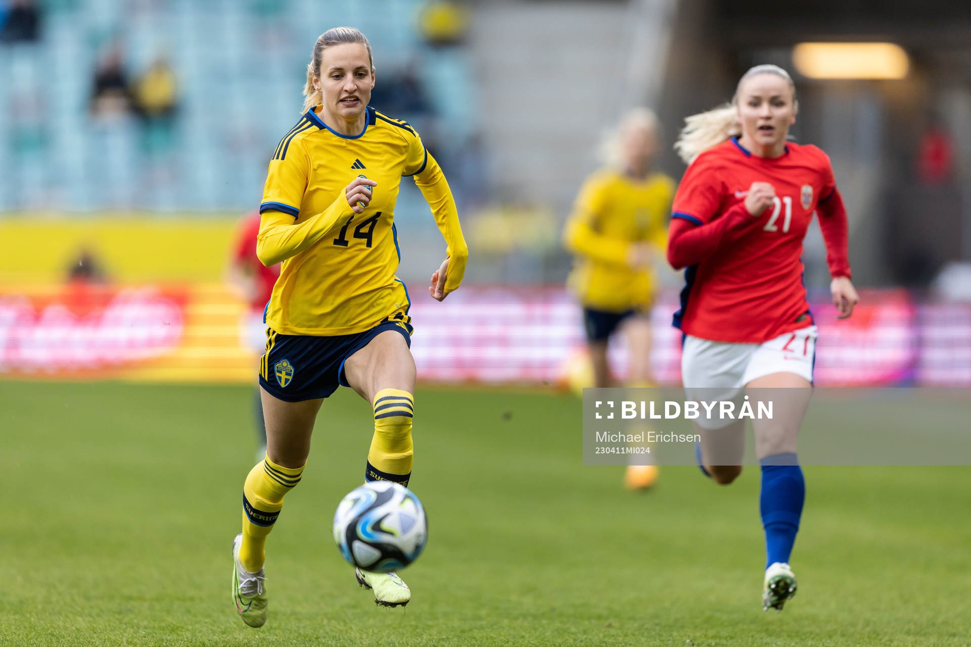 Nathalie Björn of Sweden and Anna Langås Jøsendal of