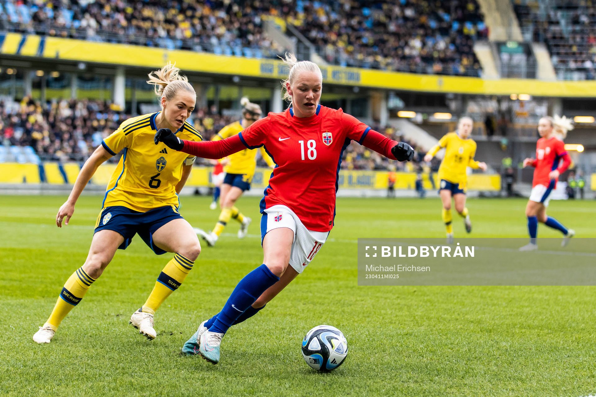 Magdalena Eriksson of Sweden and Frida Maanum of Norway