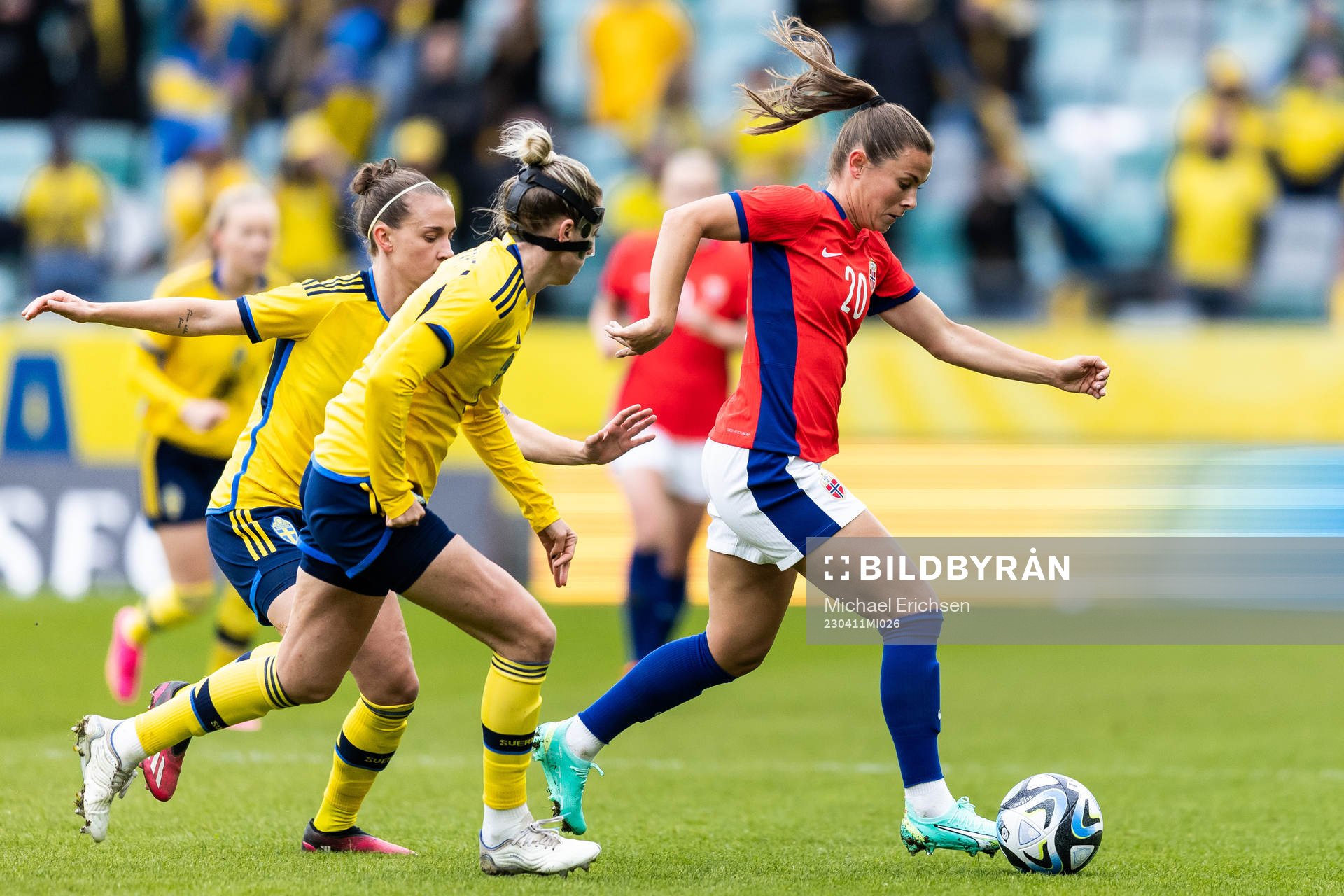Julia Zigiotti Olme and Linda Sembrant of Sweden against