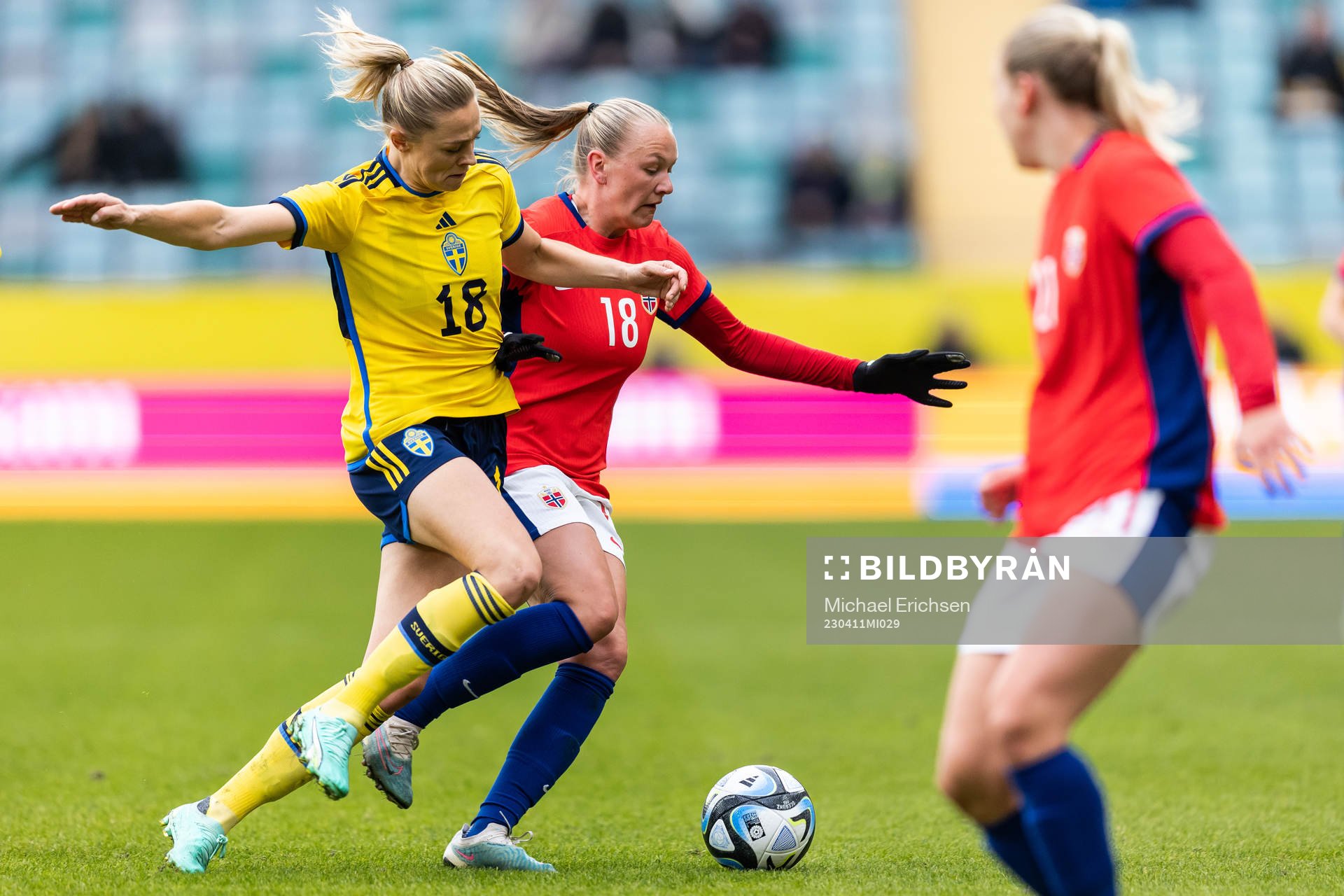 Fridolina Rolfö of Sweden and Frida Maanum of Norway
