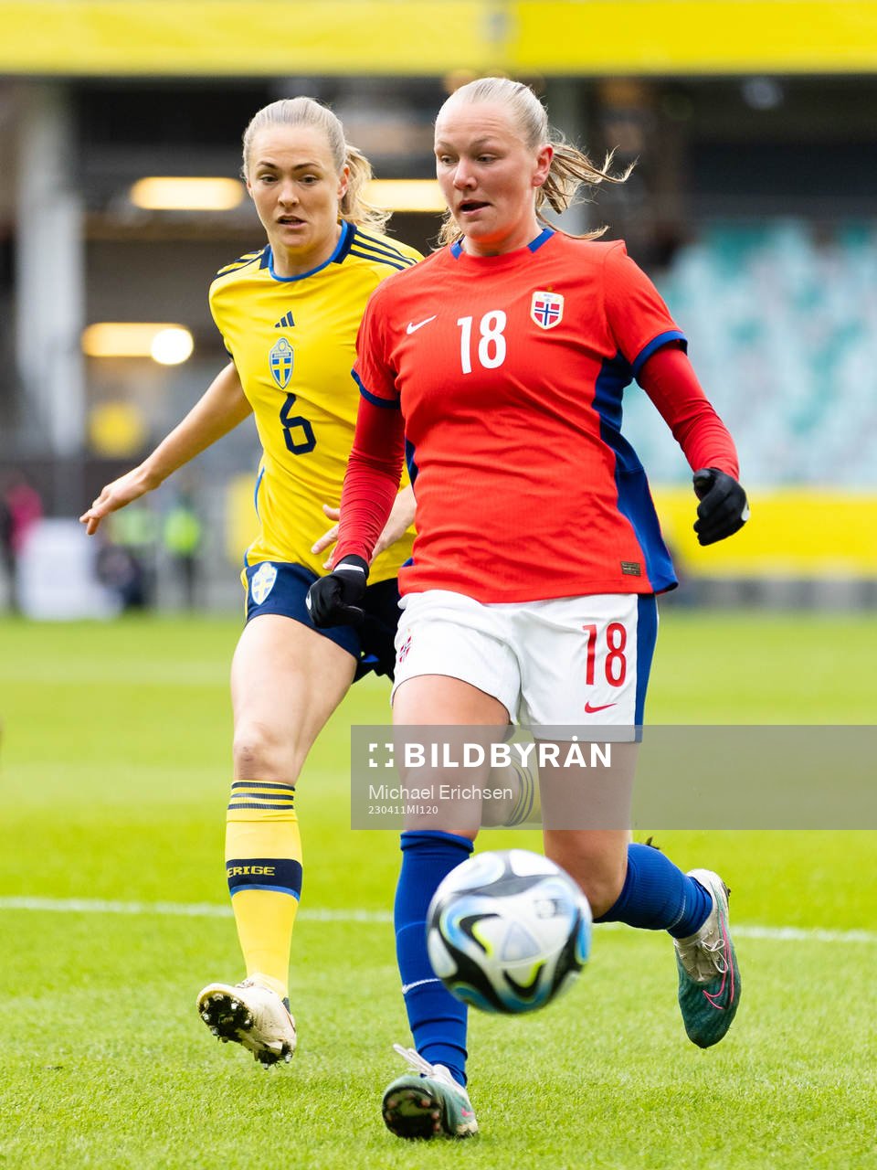 Magdalena Eriksson of Sweden and Frida Maanum of Norway