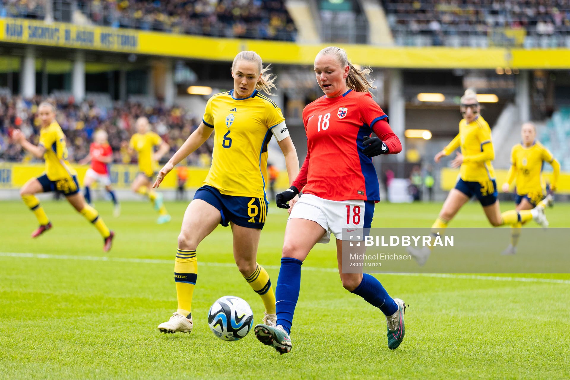 Magdalena Eriksson of Sweden and Frida Maanum of Norway
