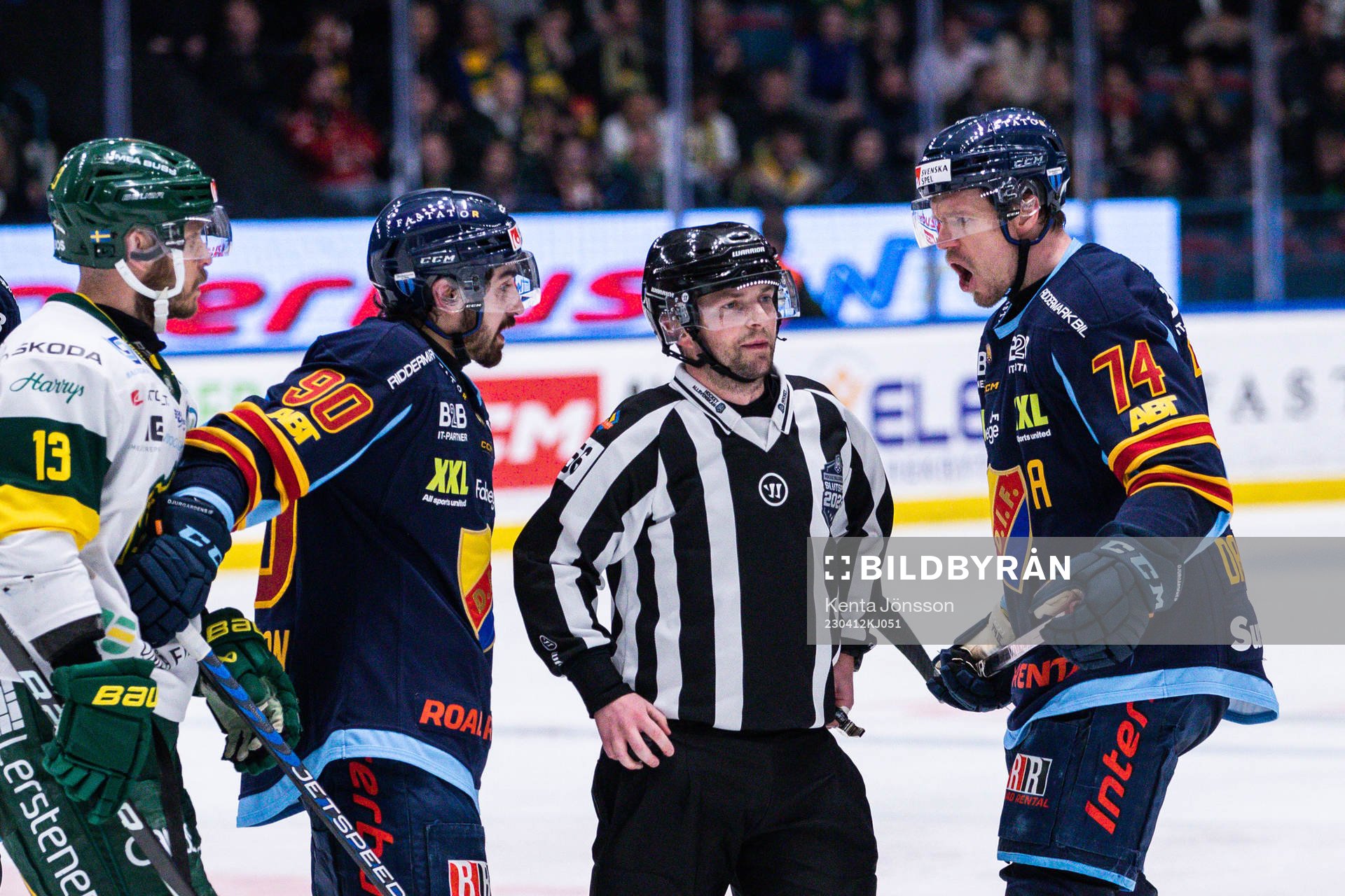 Djurgårdens Kevin Karlsson och Nicklas Danielsson reagerar