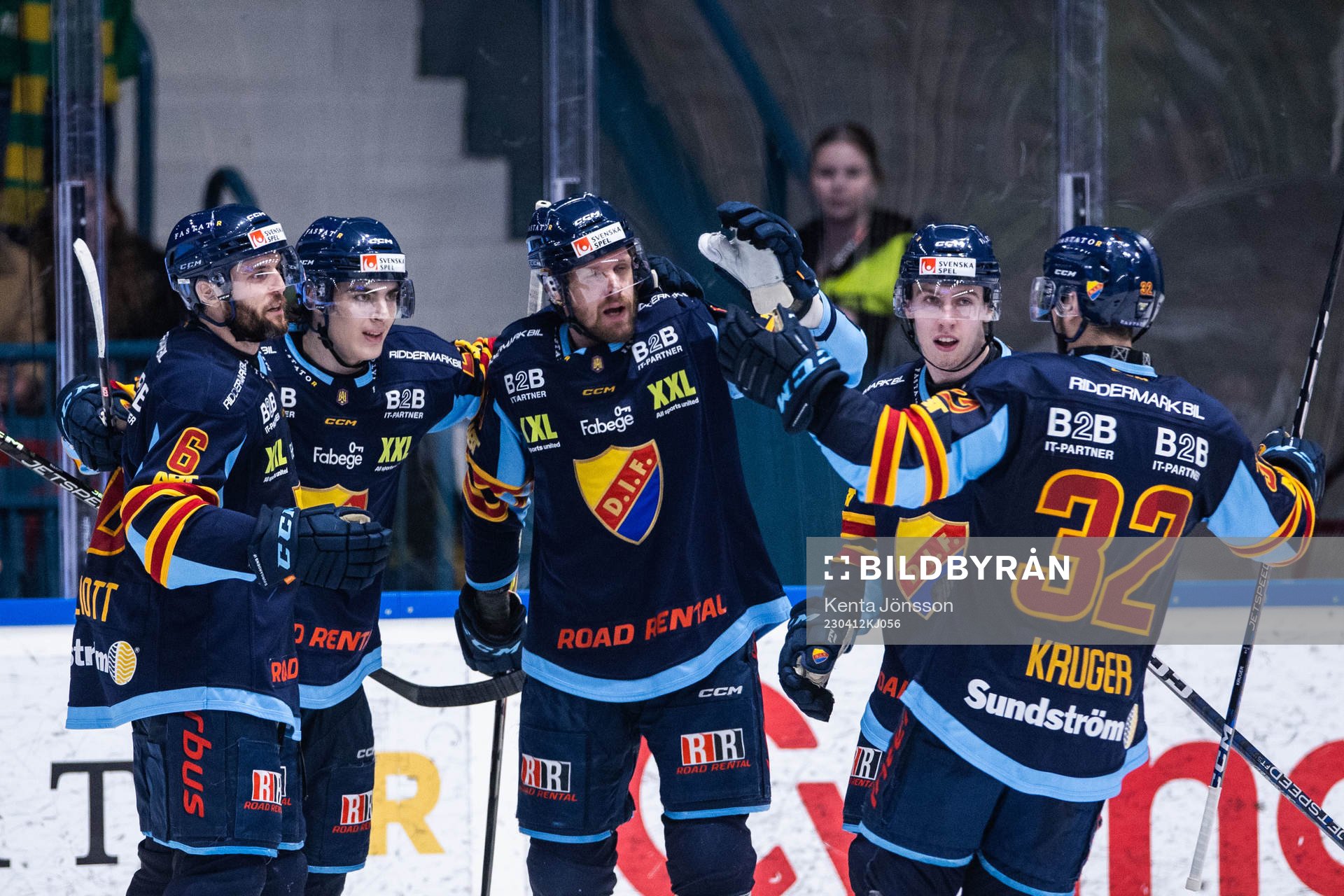 Djurgårdens Cameron Ernst Schilling jublar med lagkamrater