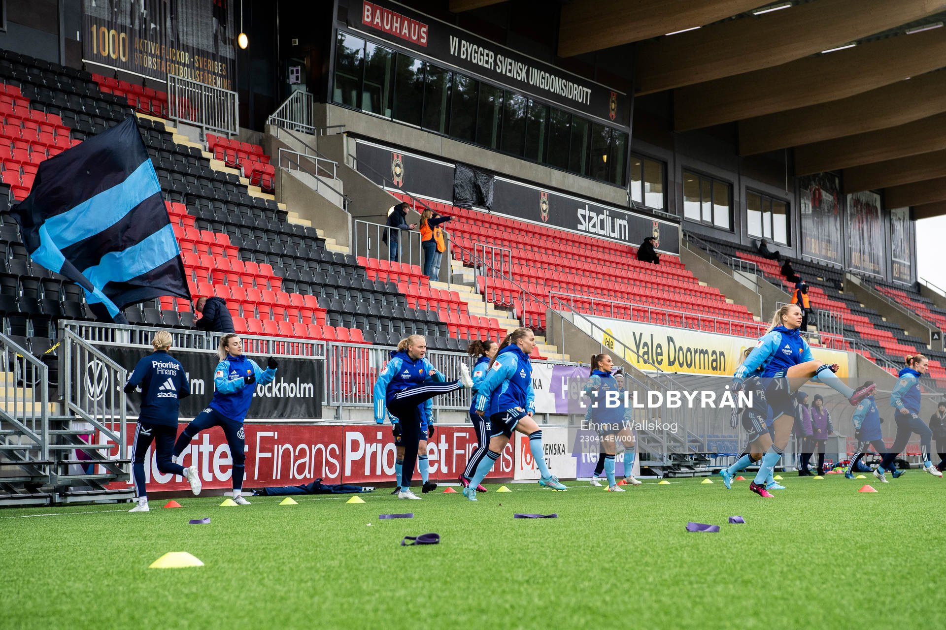 Djurgårdens spelare värmer upp