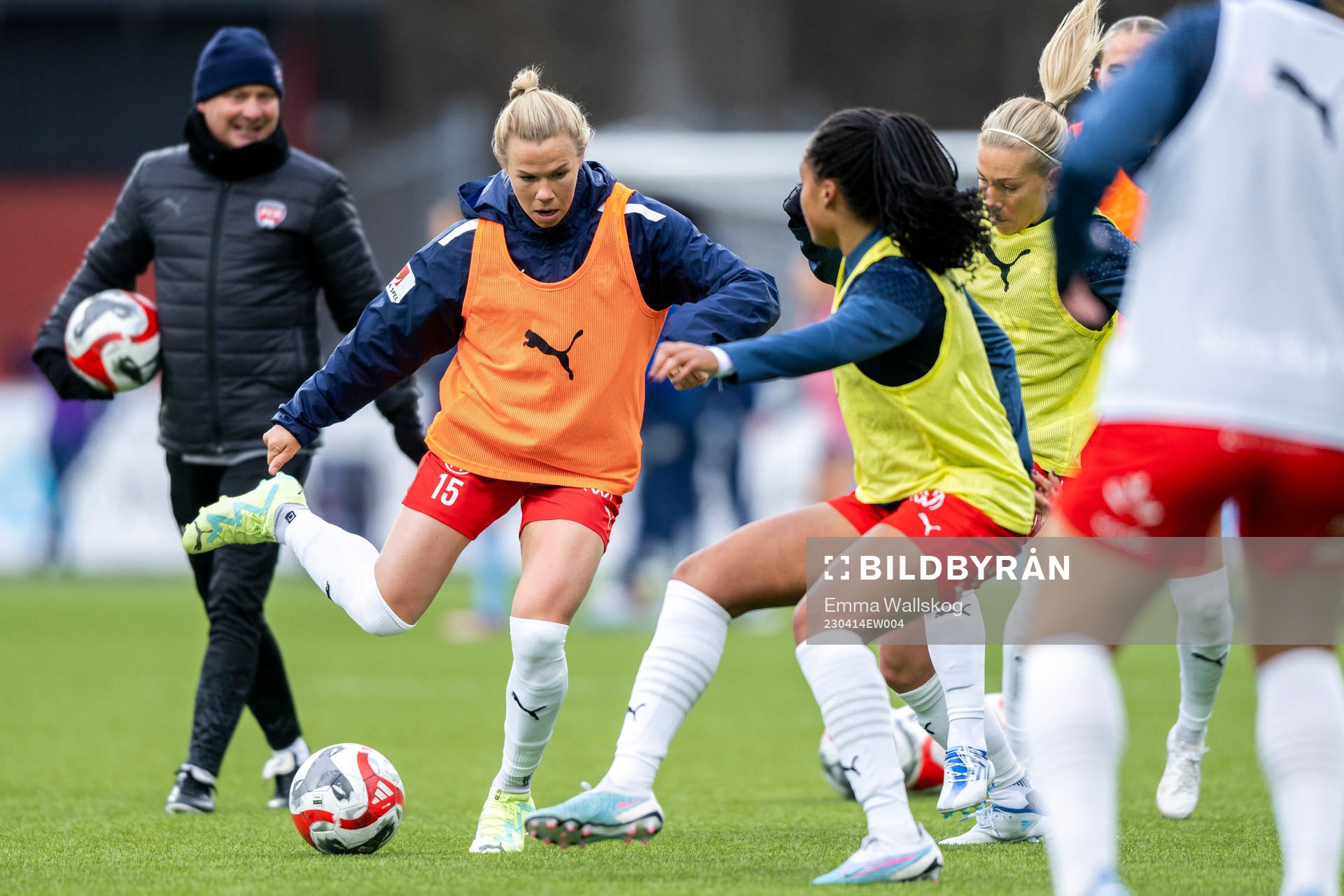 FC Rosengårds Jessica Wik värmer upp