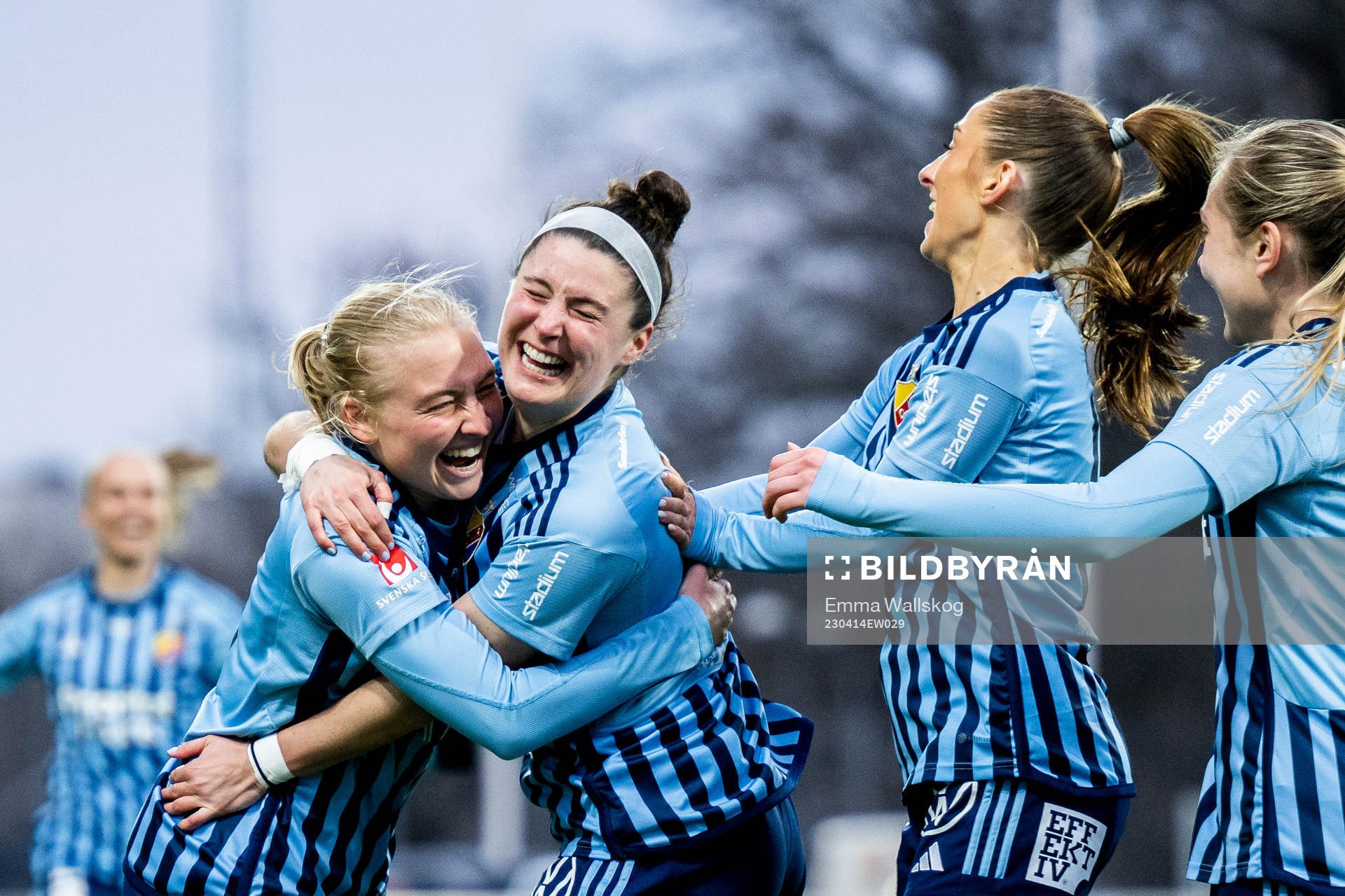 Djurgårdens Hayley Dowd jublar med lagkamrater