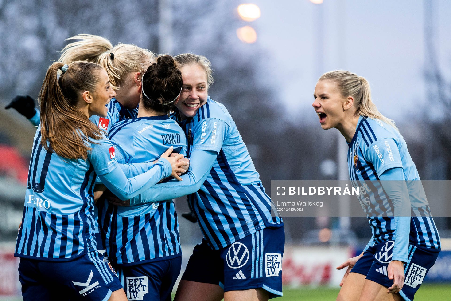 Djurgårdens Hayley Dowd jublar med lagkamrater