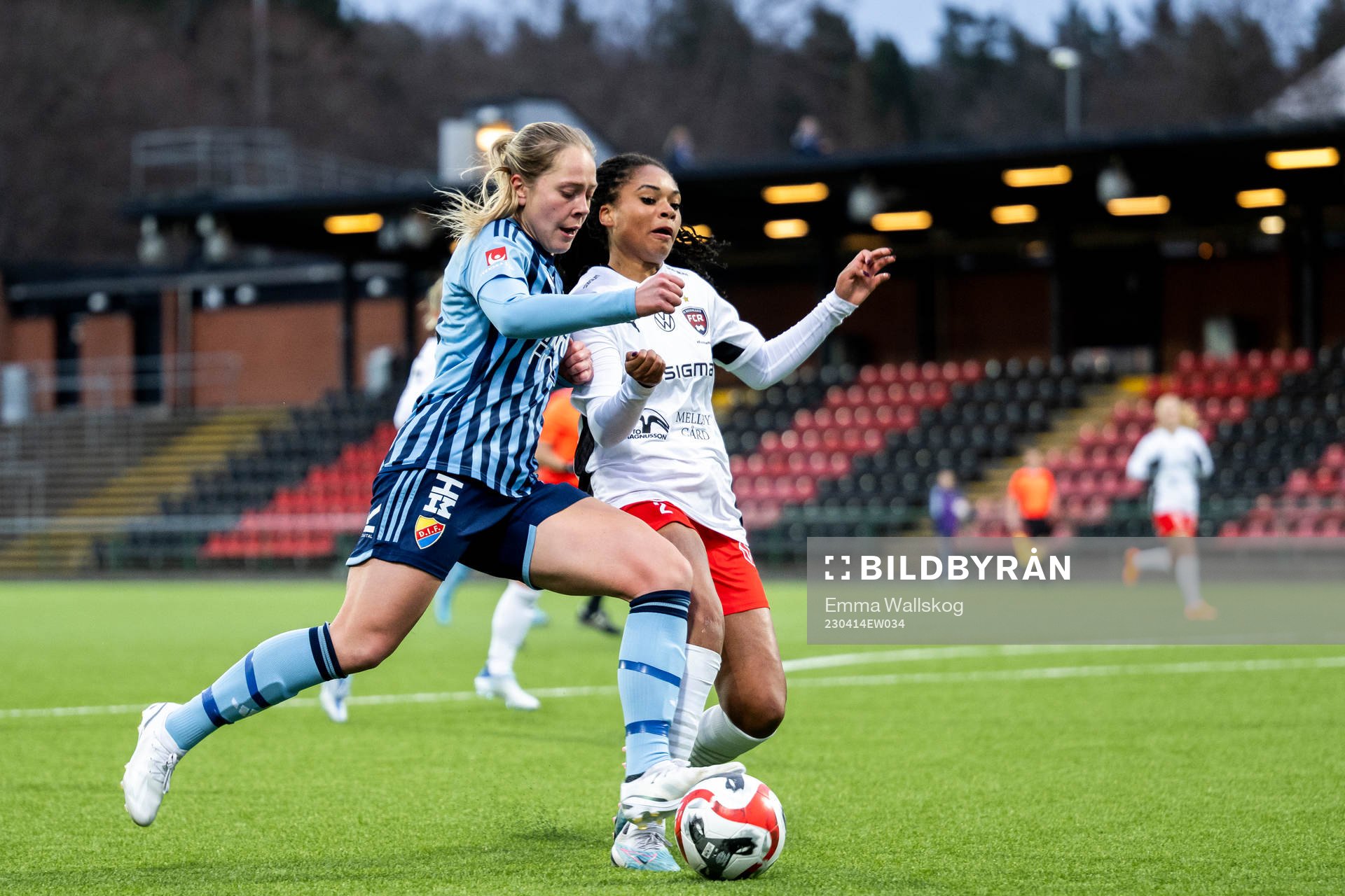 Djurgårdens Alice Bergström och FC Rosengårds Isabella