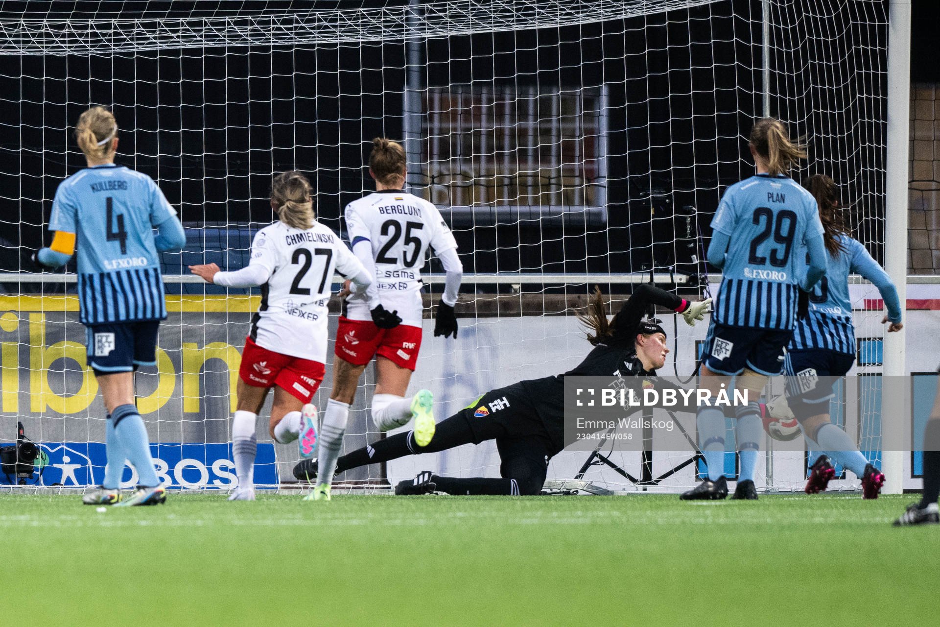 FC Rosengårds Olivia Schough (ej i bild) gör 2-1 bakom