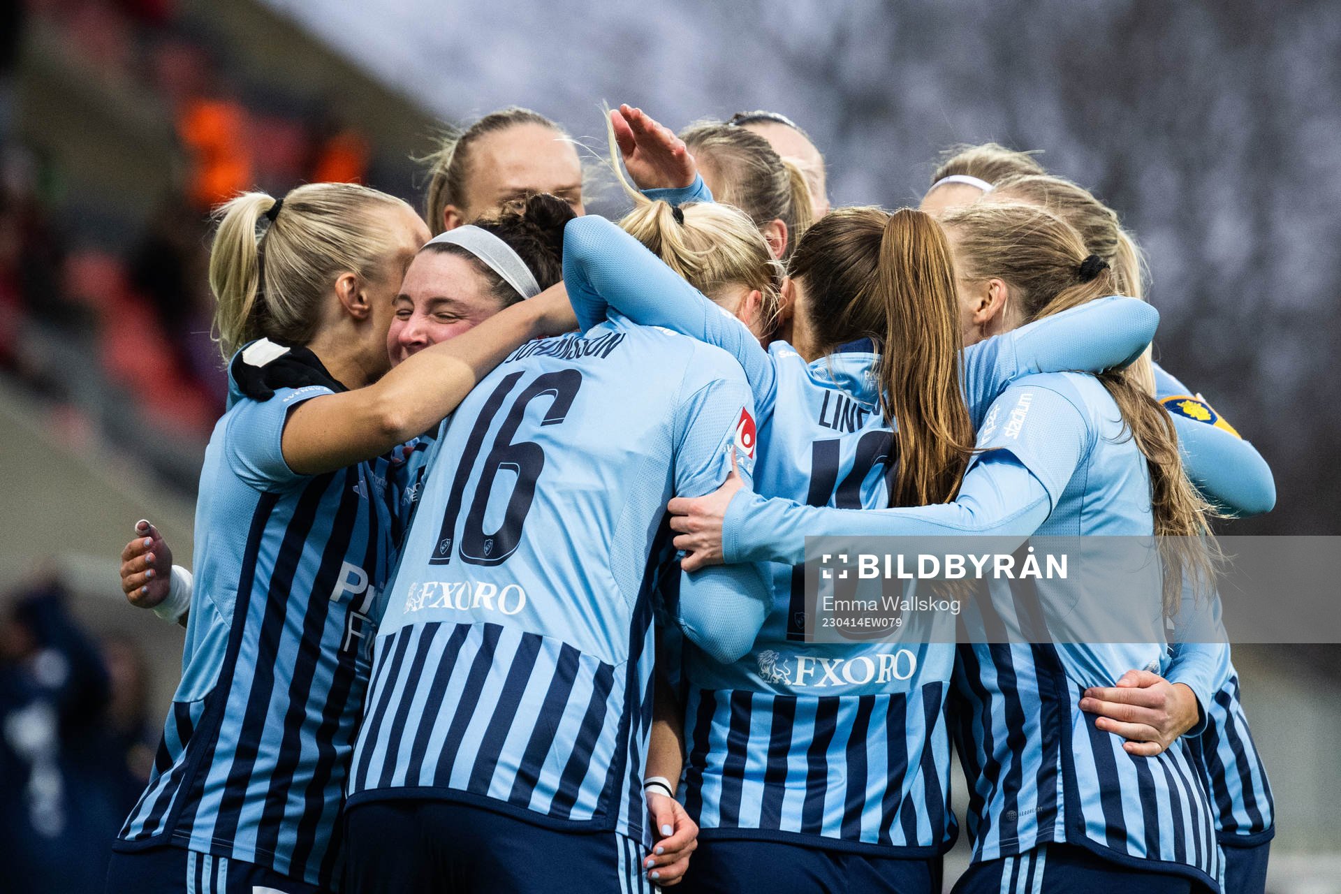 Djurgårdens Hayley Dowd jublar med lagkamrater