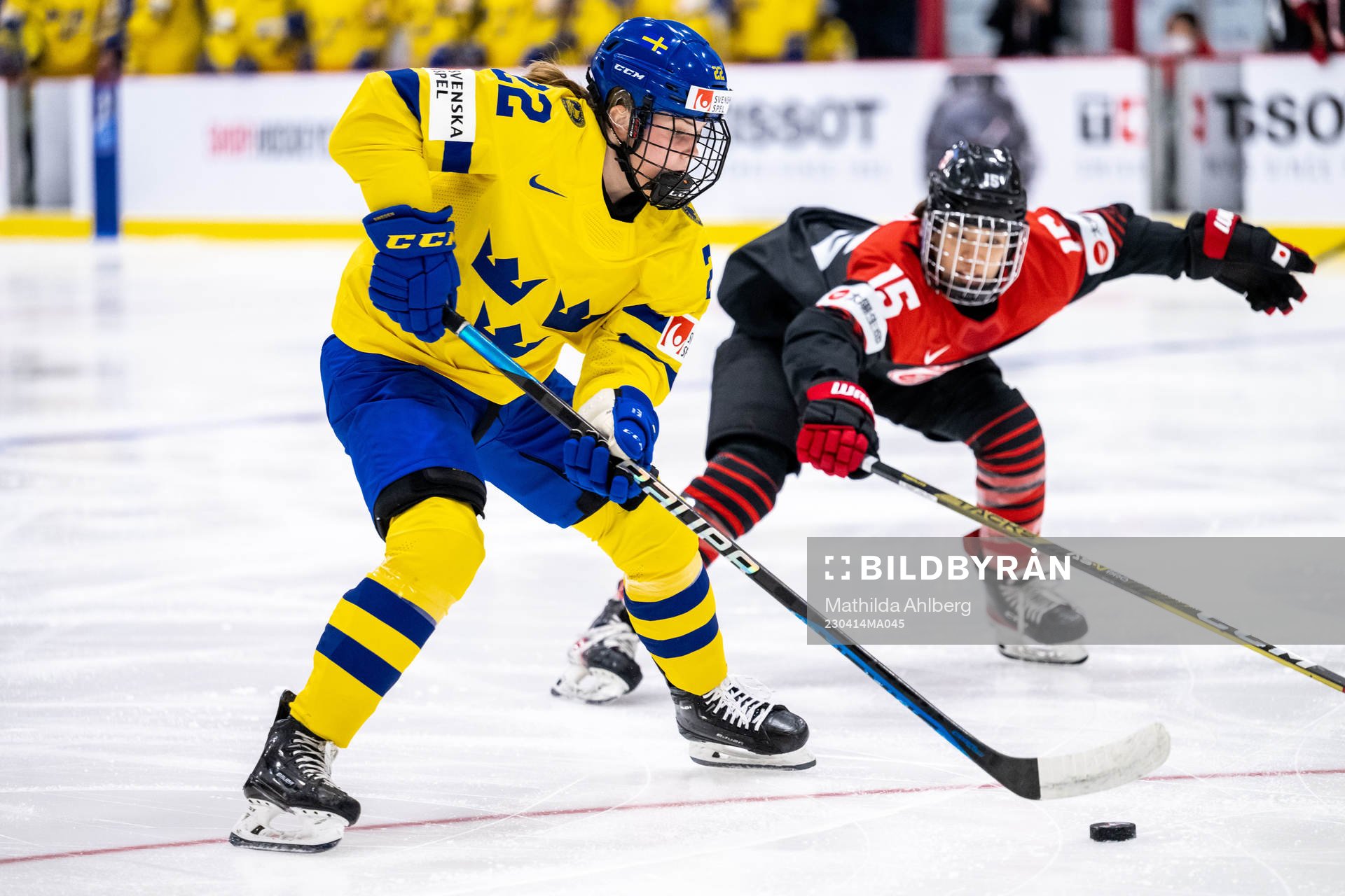Lina Ljungblom of Sweden and Rui Ukita of Japan
