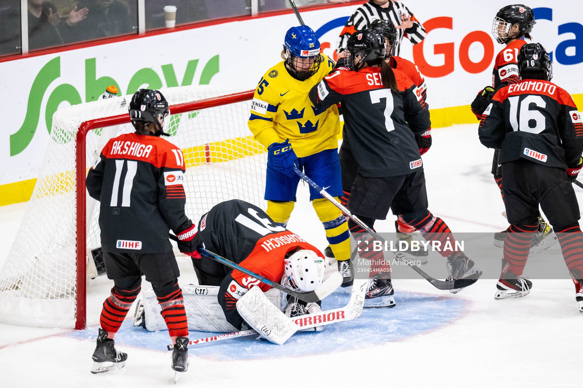 Lina Ljungblom of Sweden and Kanami Seki of Japan