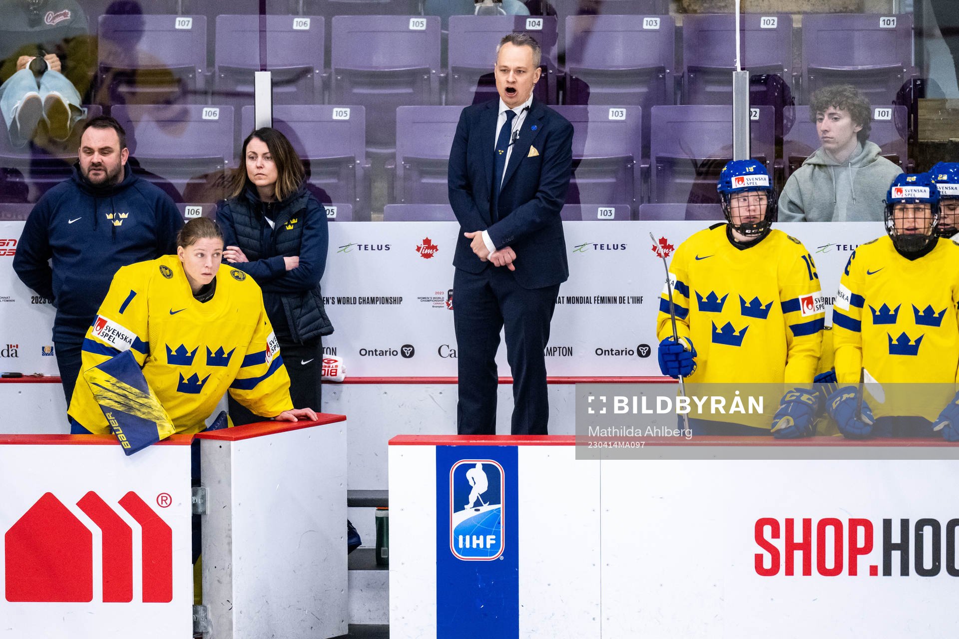 Equipment manager Rickard Regnell, Physiotherapist Elin