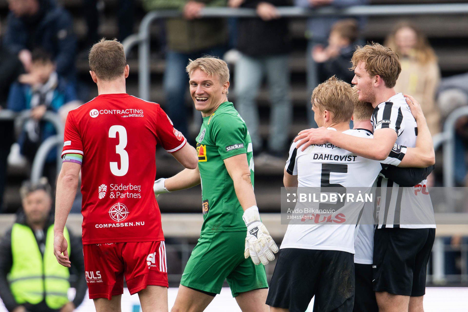 Landskronas målvakt Svante Hildeman jublar medan Skövde
