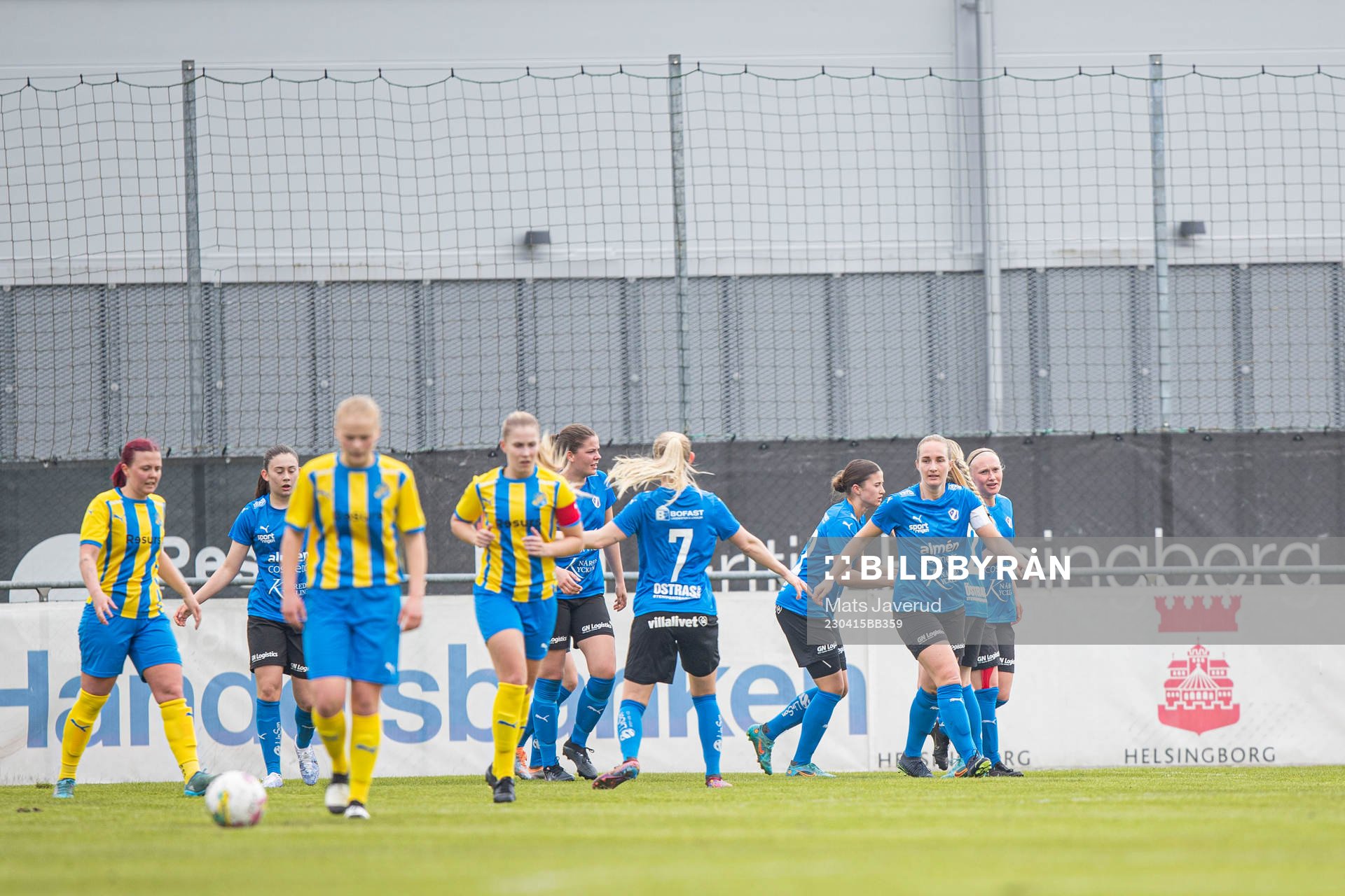 Halmstads Nicolina Svensson jublar med lagkamrater