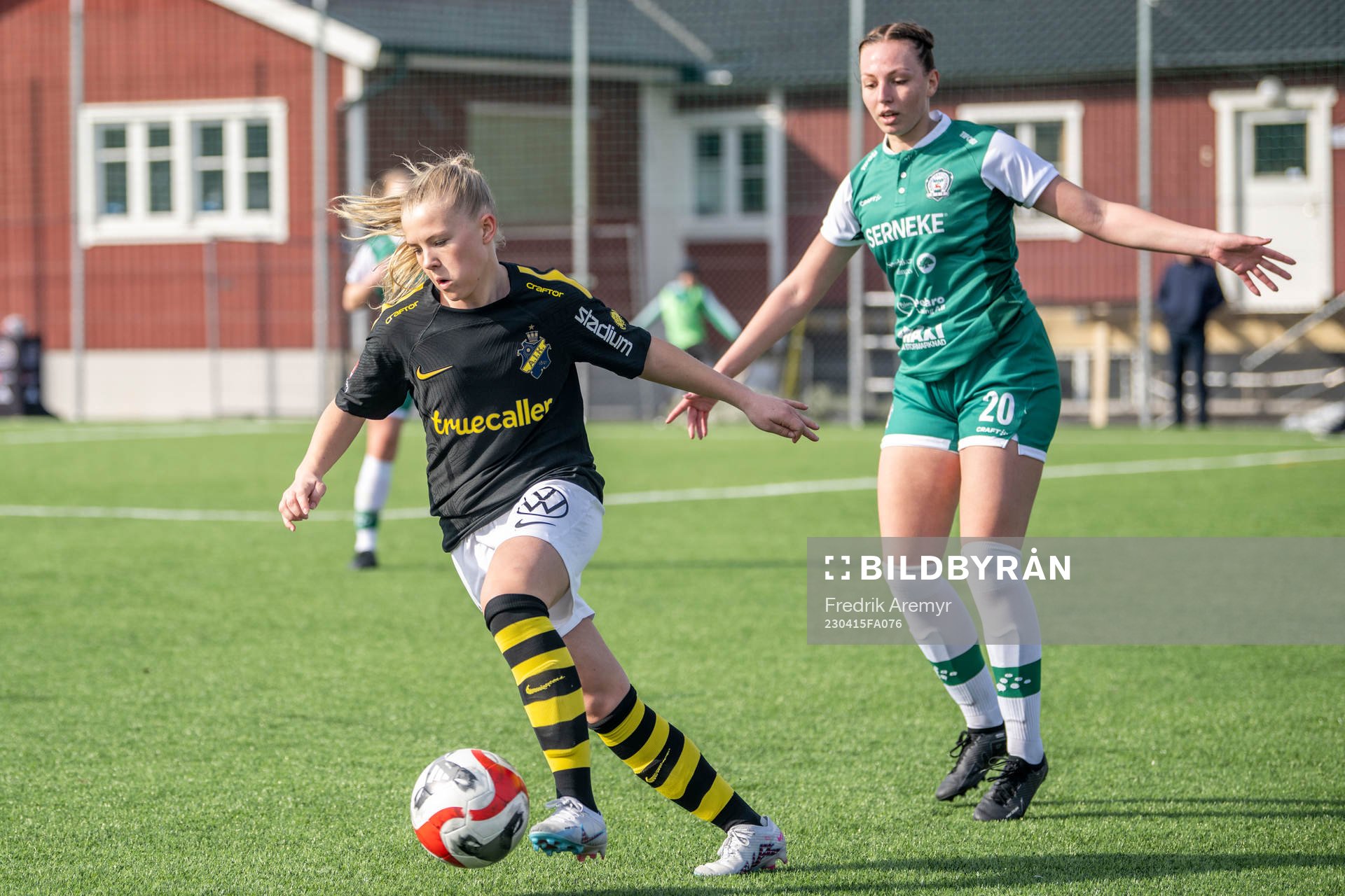 AIKs Matilda Nildén och Alingsås Emmy Blomberg