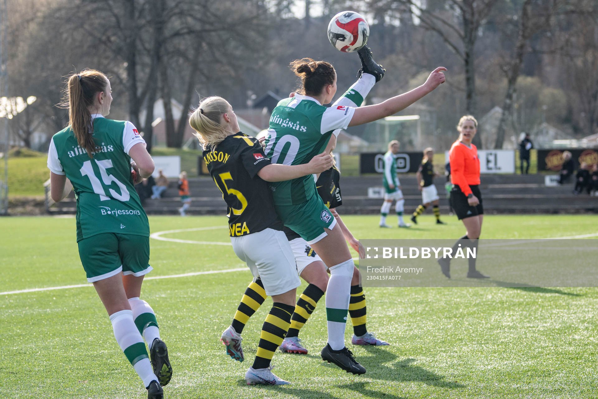 AIKs Emelie Jansson och Alingsås Emmy Blomberg