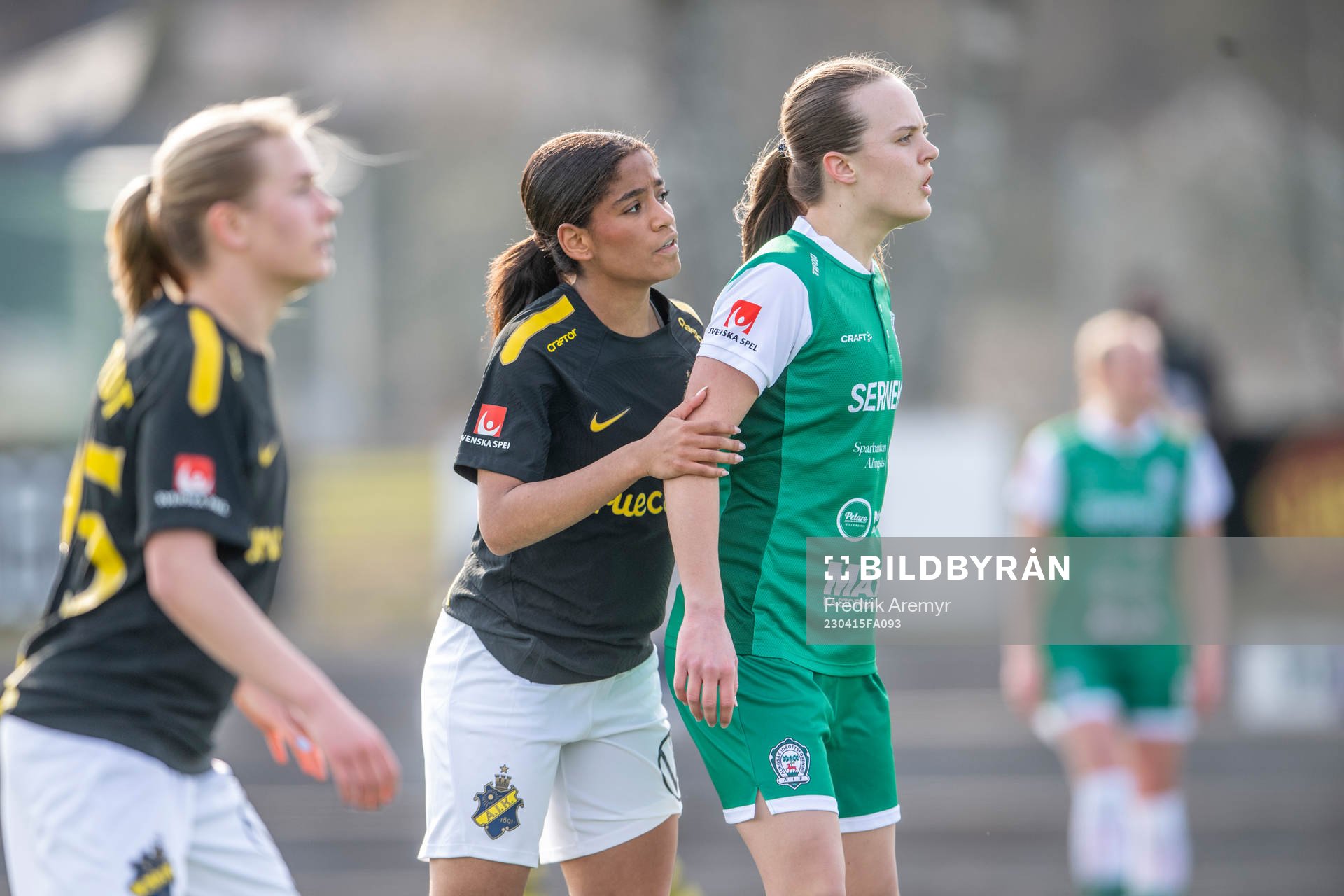 AIKs Mercy Sabuni Söderling och Alingsås Alma Öberg