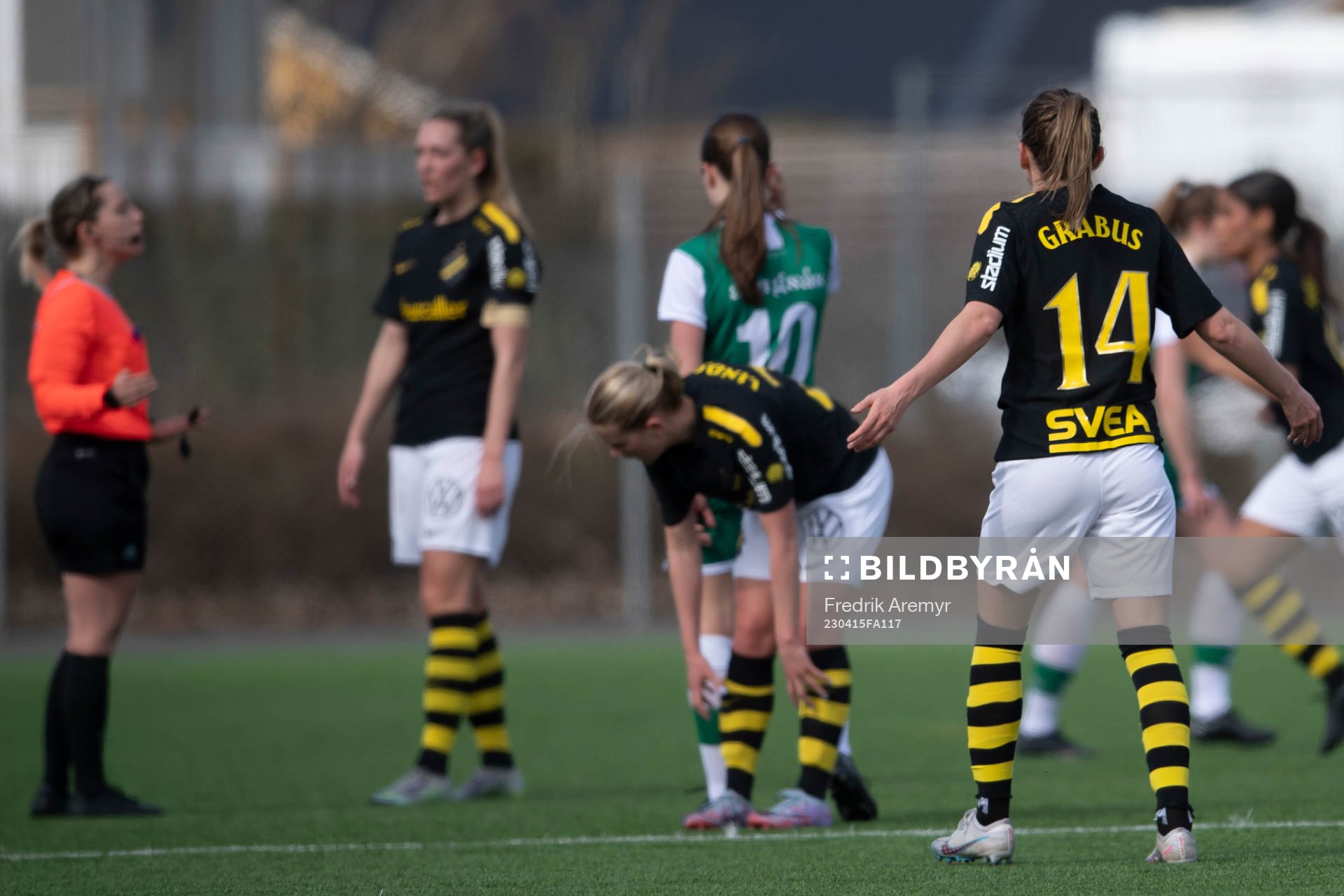 AIKs Adelisa Grabus reagerar på Domare Cecilia Ekwall