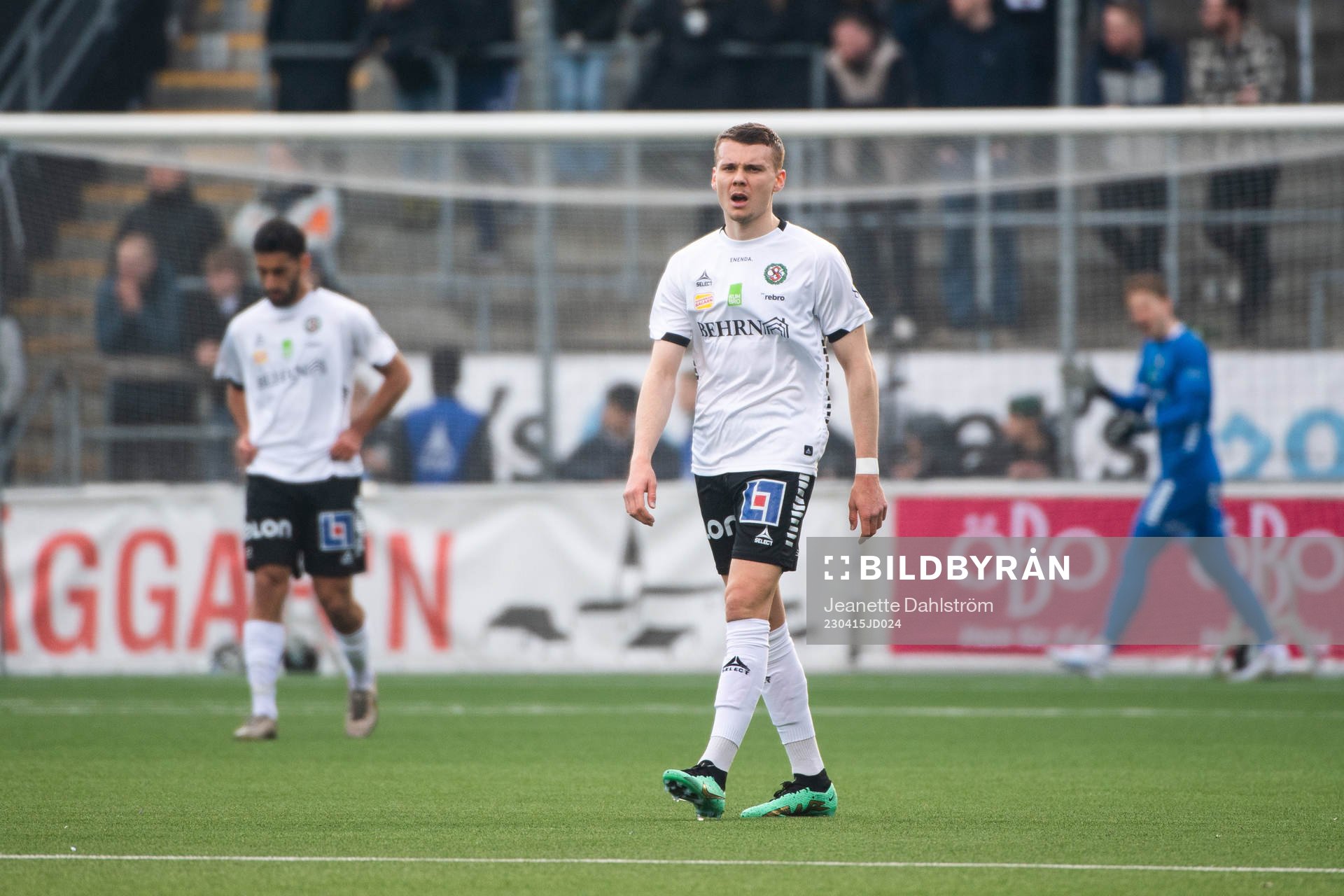 Örebros Jake Larsson deppar